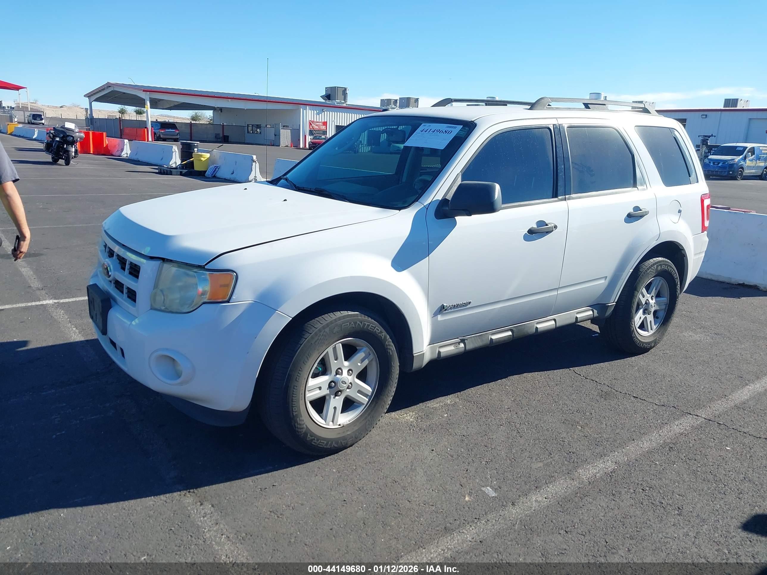 FORD ESCAPE image 2