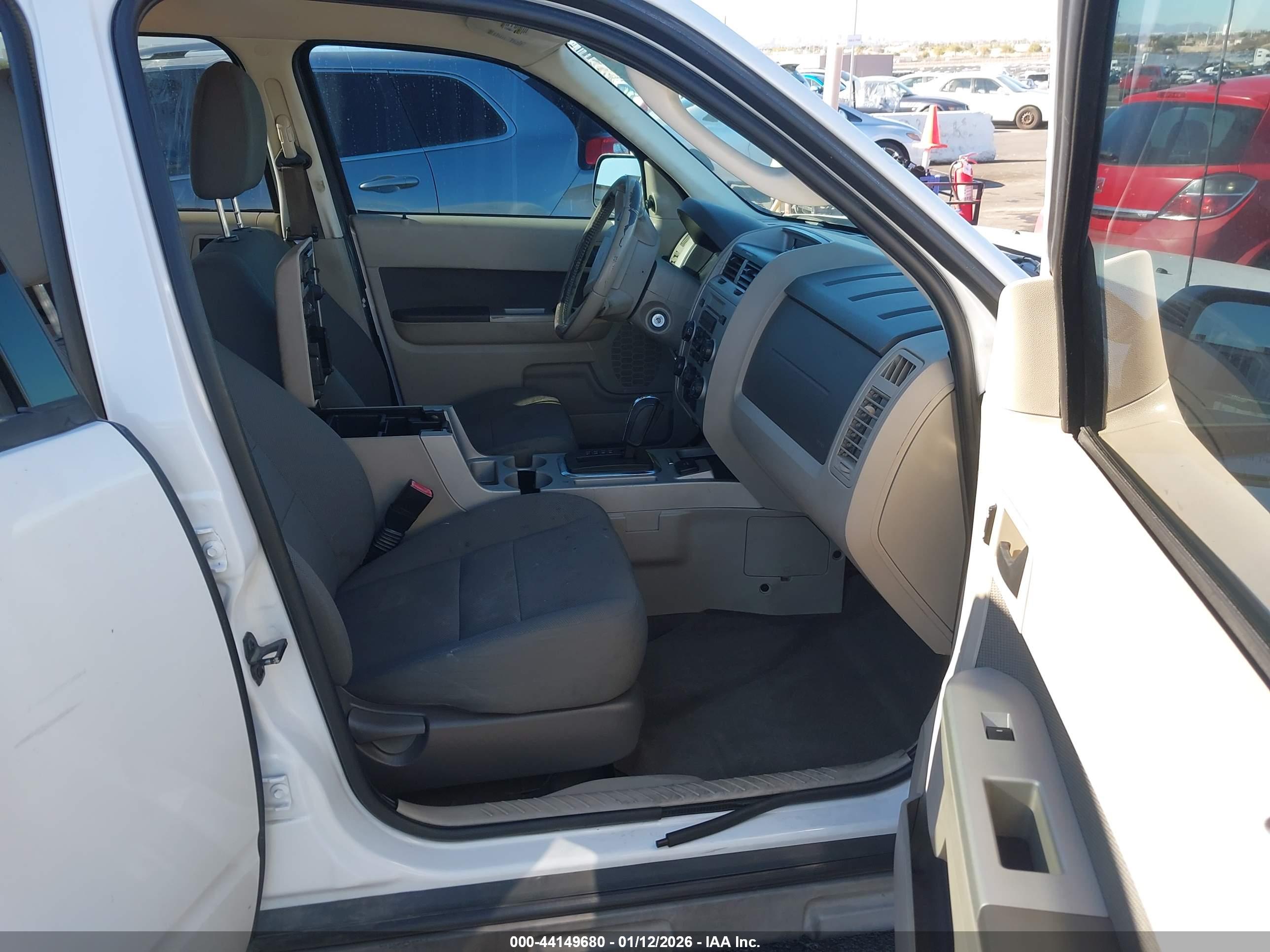FORD ESCAPE image 5