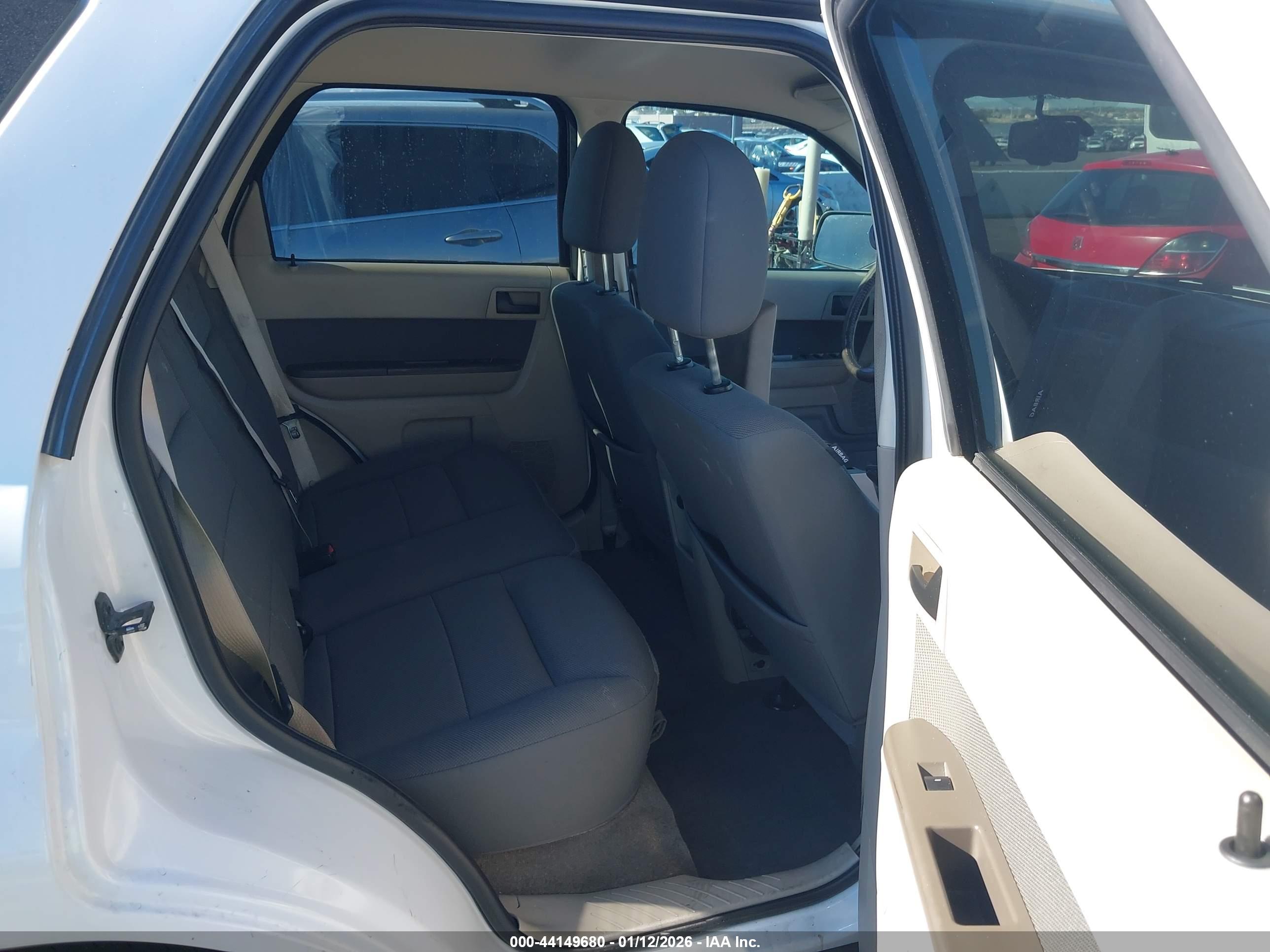FORD ESCAPE image 8