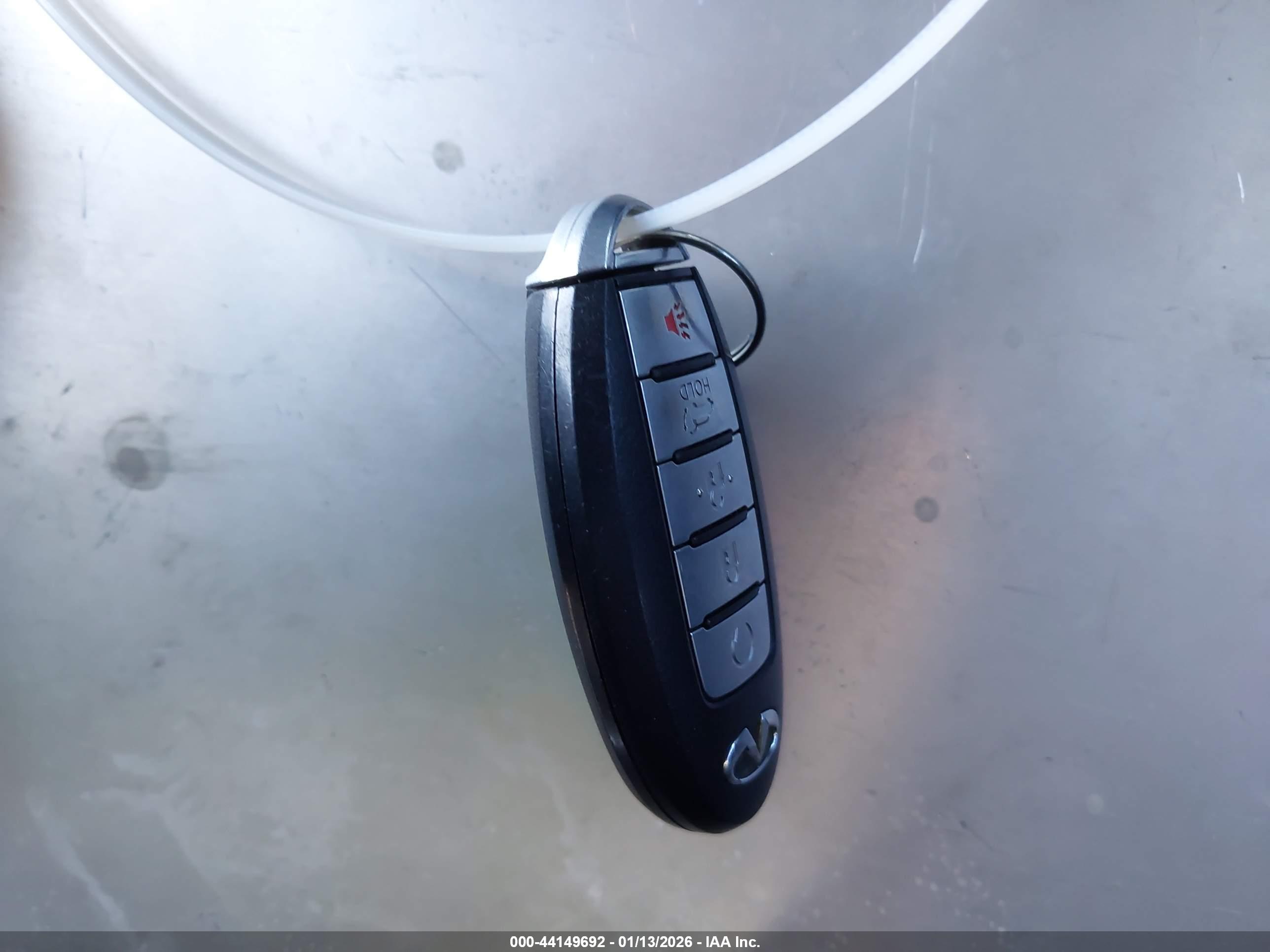 INFINITI QX56 image 11