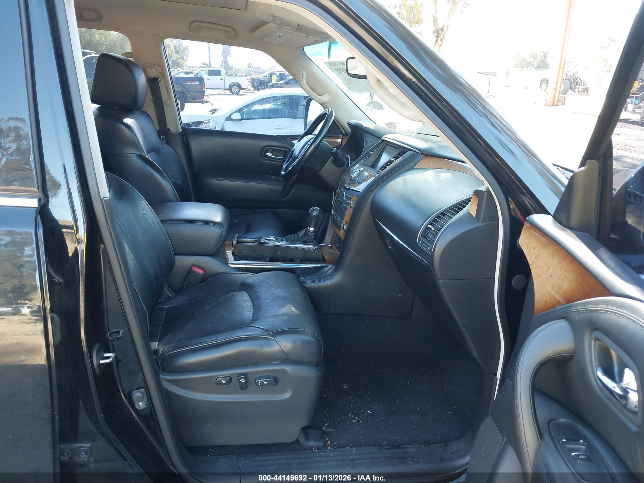 INFINITI QX56 image 5