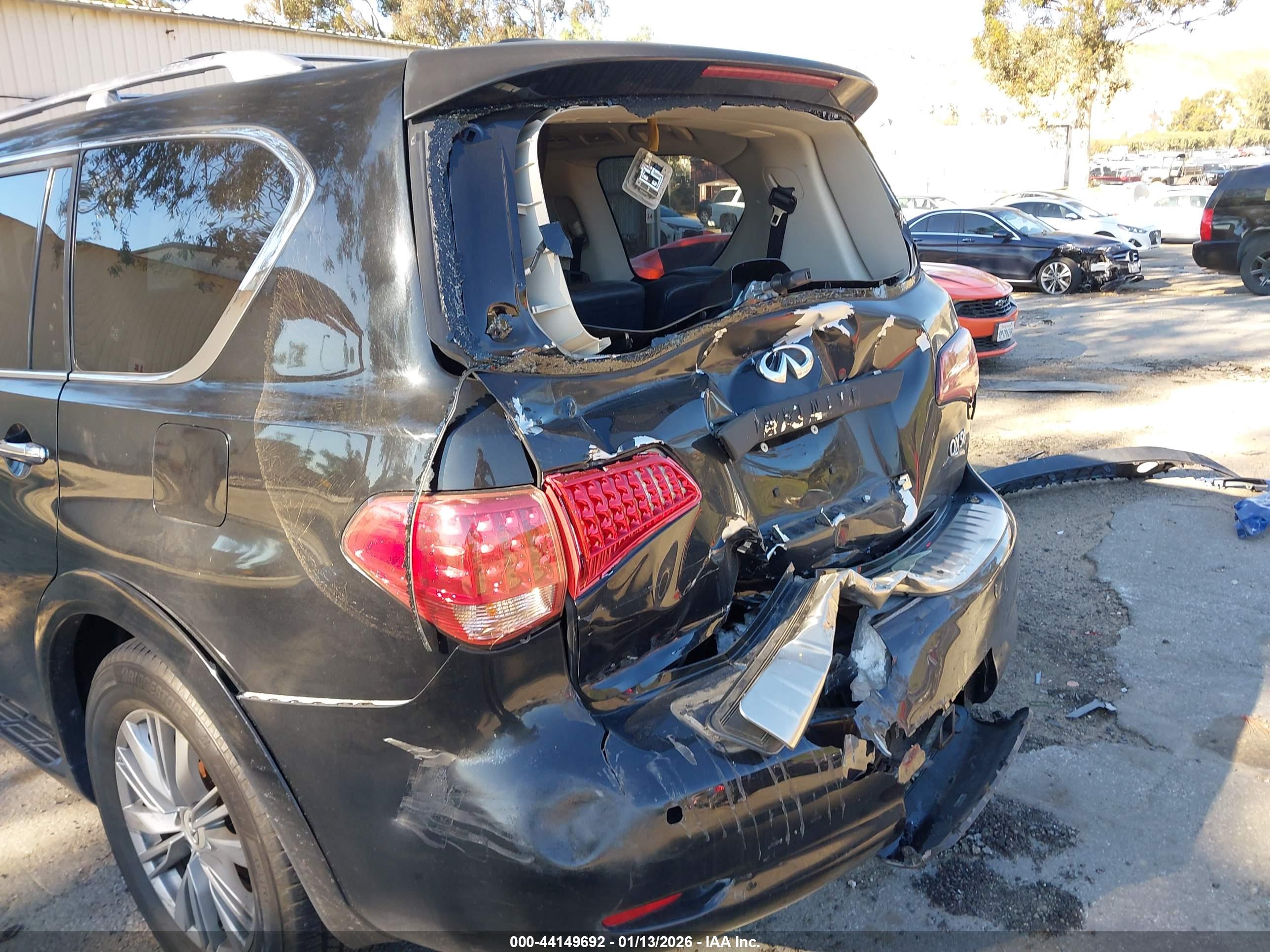 INFINITI QX56 image 6