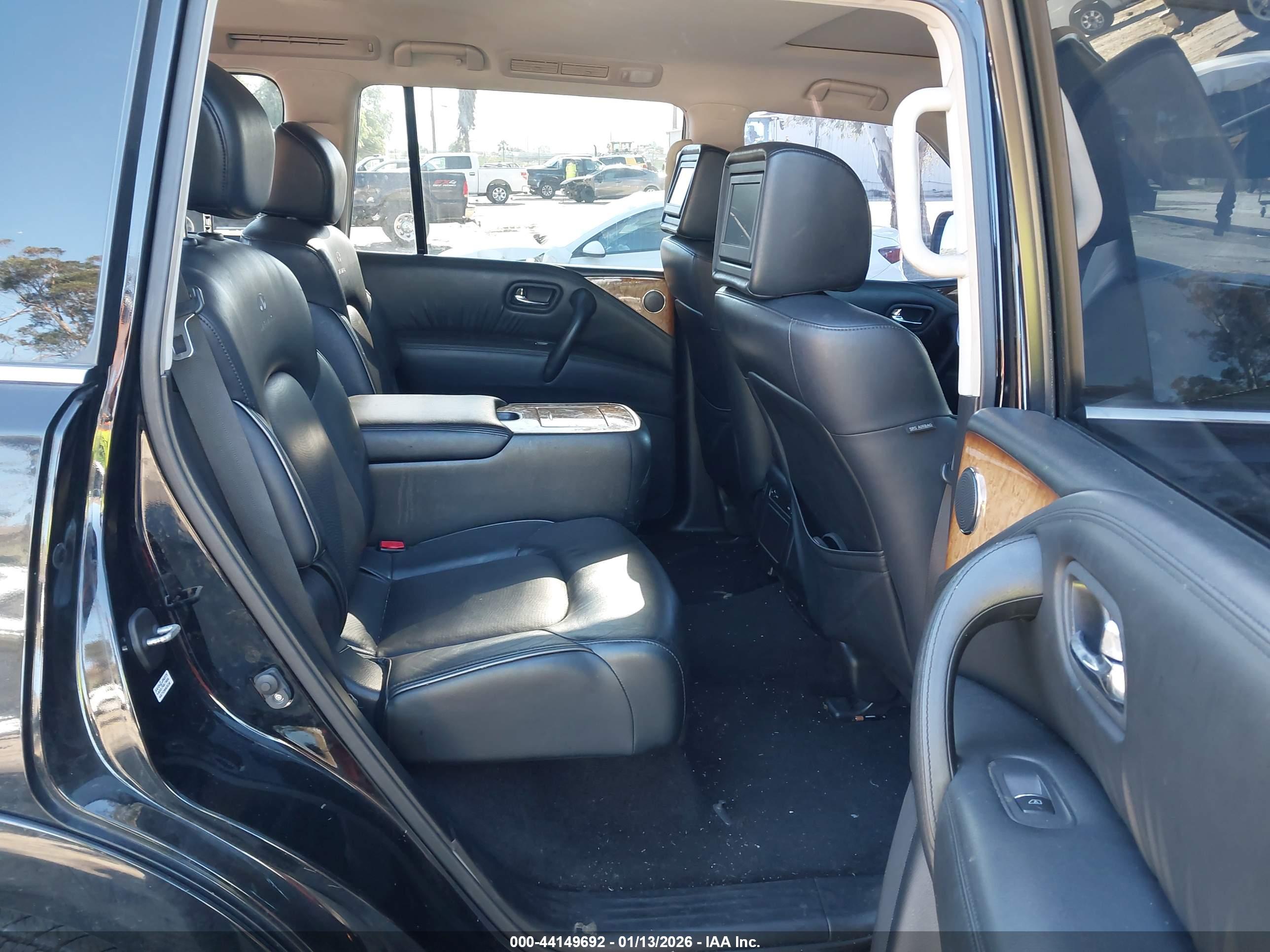 INFINITI QX56 image 8