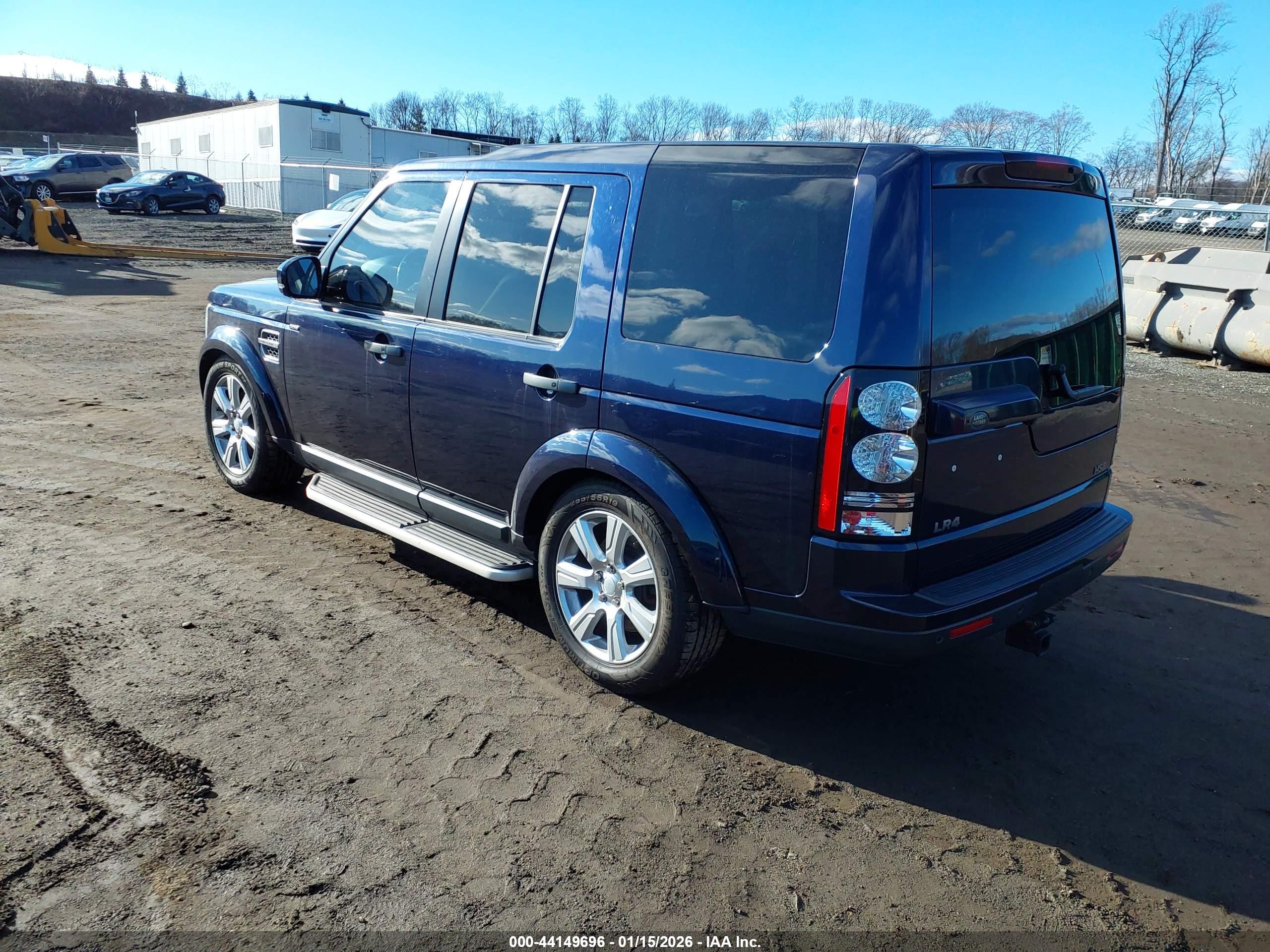 LAND ROVER image 3