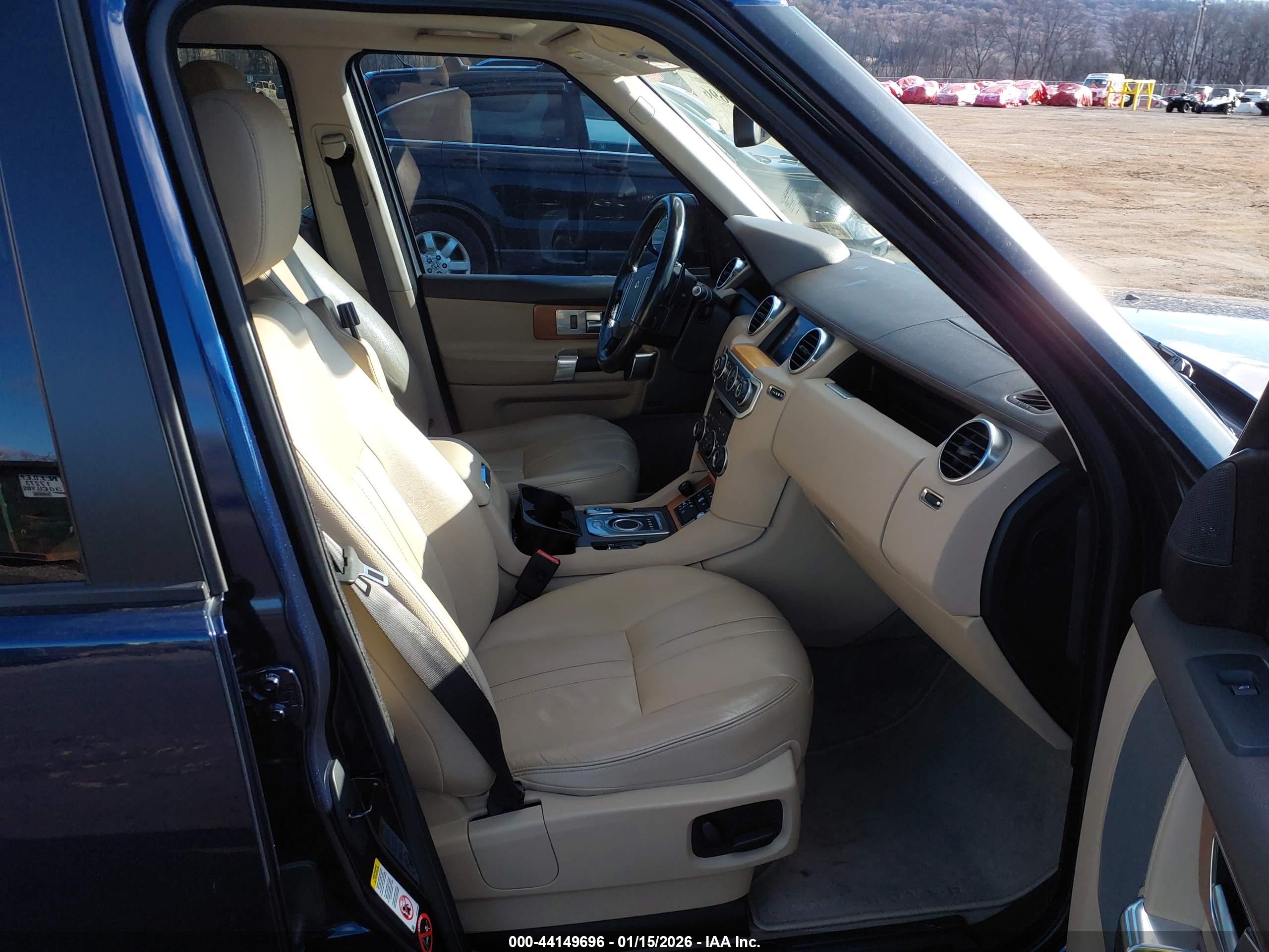 LAND ROVER image 5