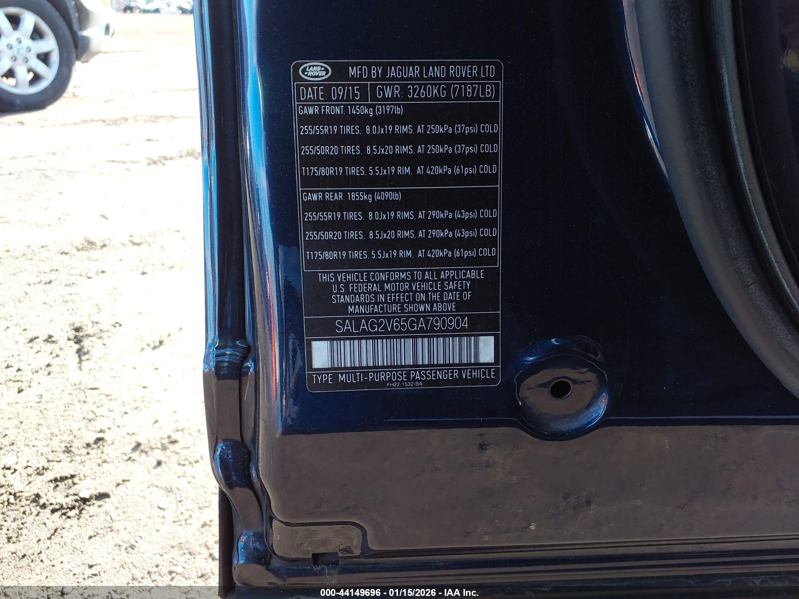 LAND ROVER image 9