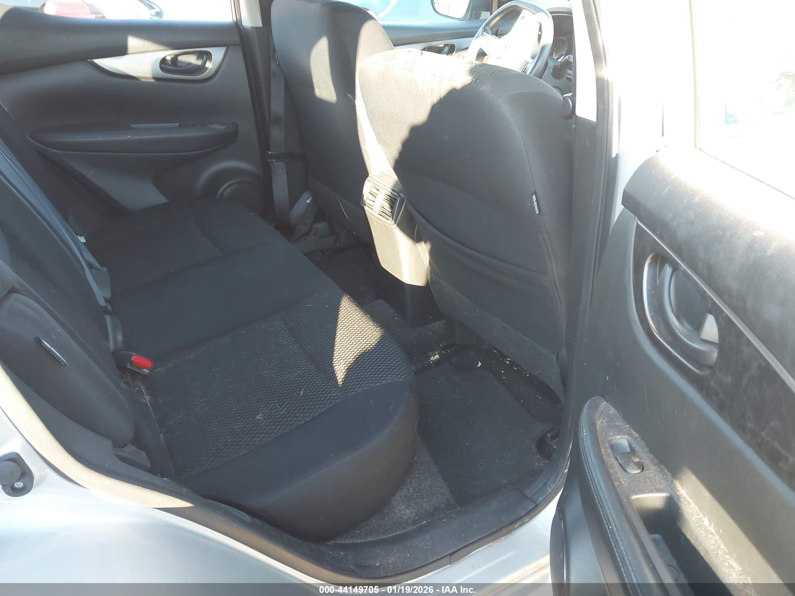 NISSAN ROGUE image 8