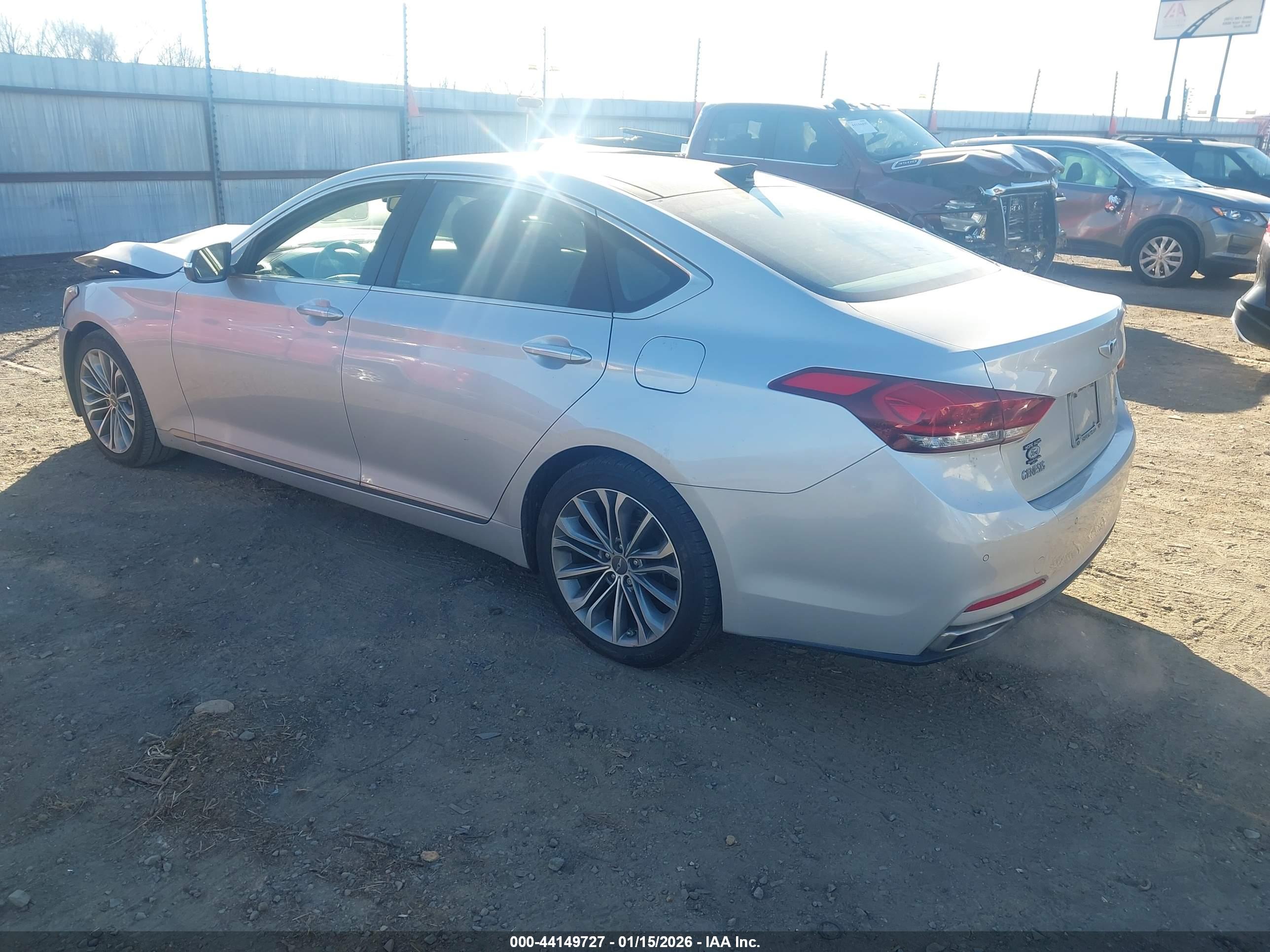 HYUNDAI GENESIS image 3