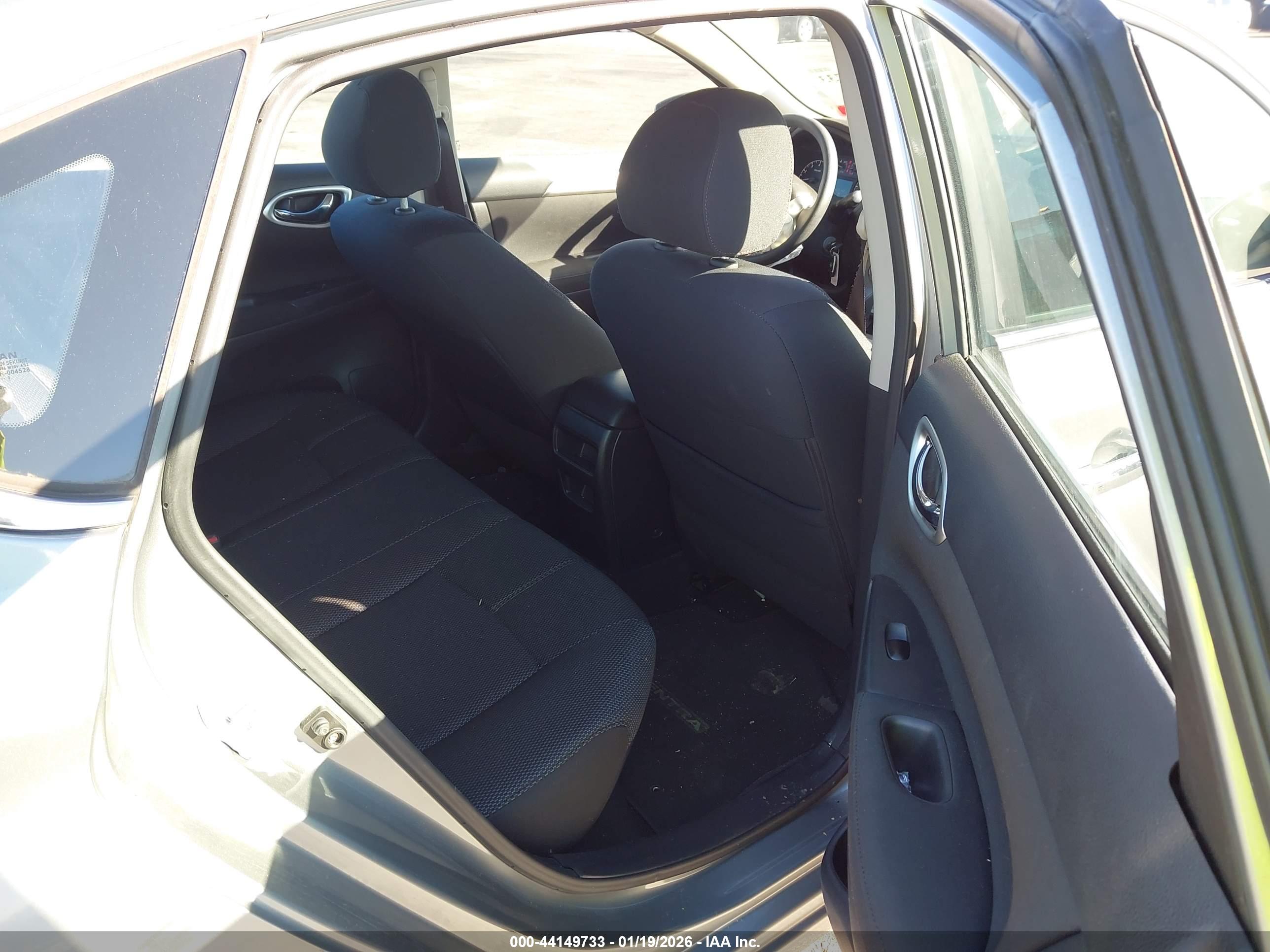 NISSAN SENTRA image 8