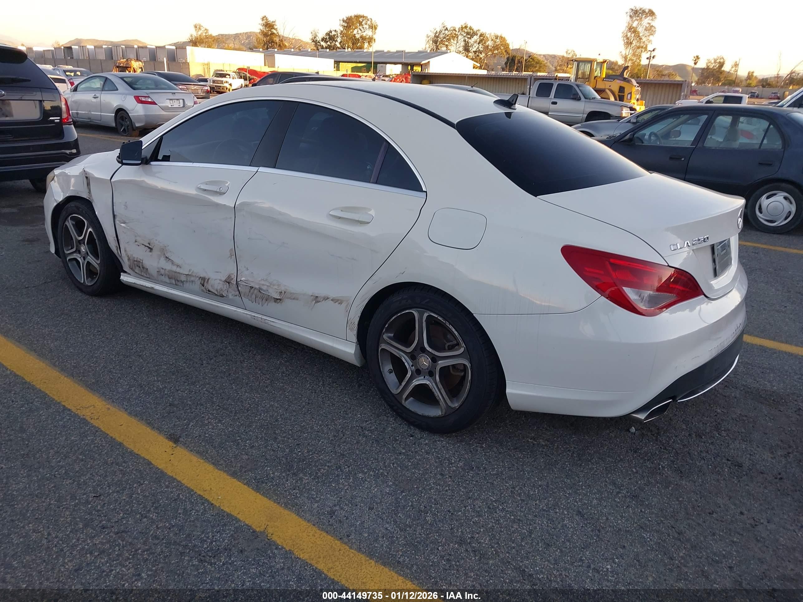 MERCEDES-BENZ CLA image 3