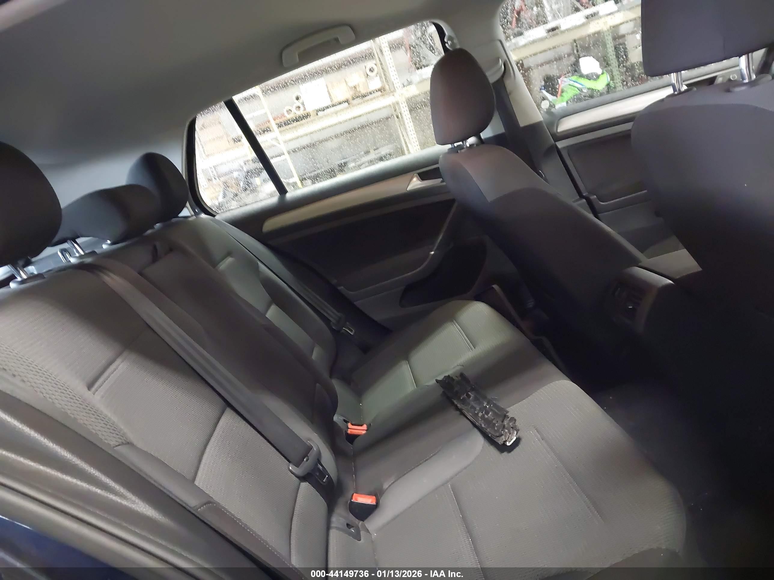 VOLKSWAGEN GOLF image 8