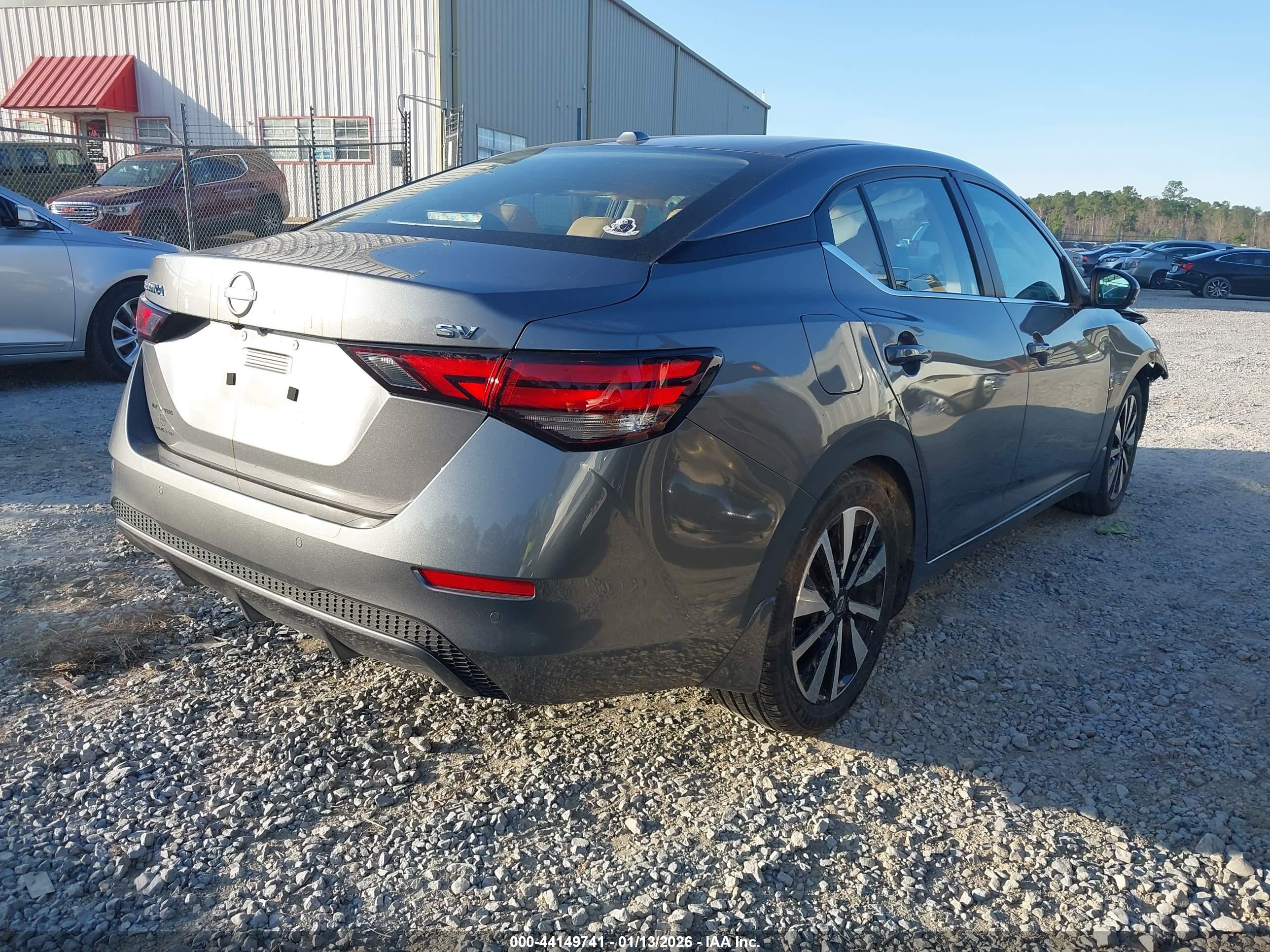 NISSAN SENTRA image 4