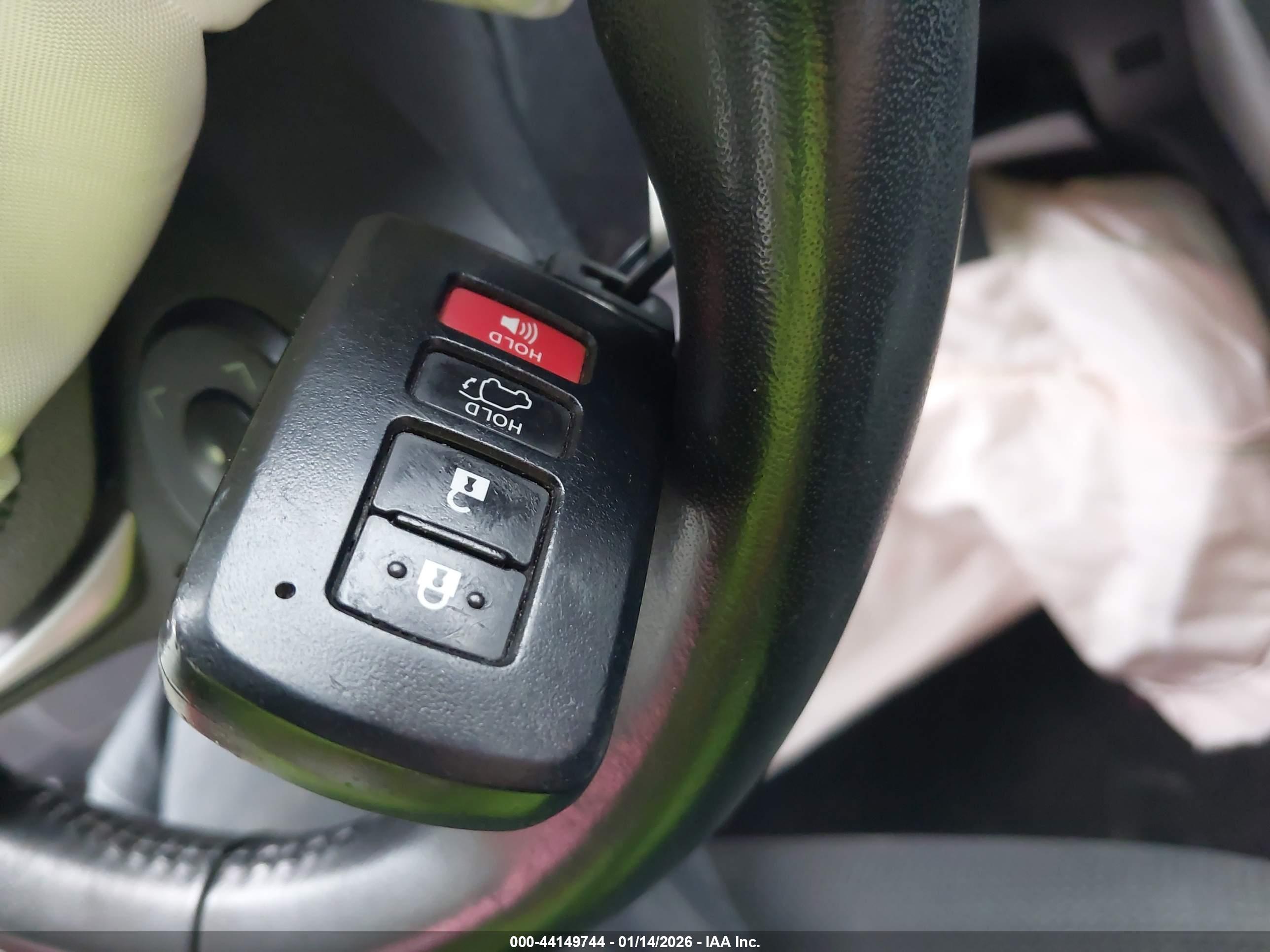 TOYOTA RAV4 image 11