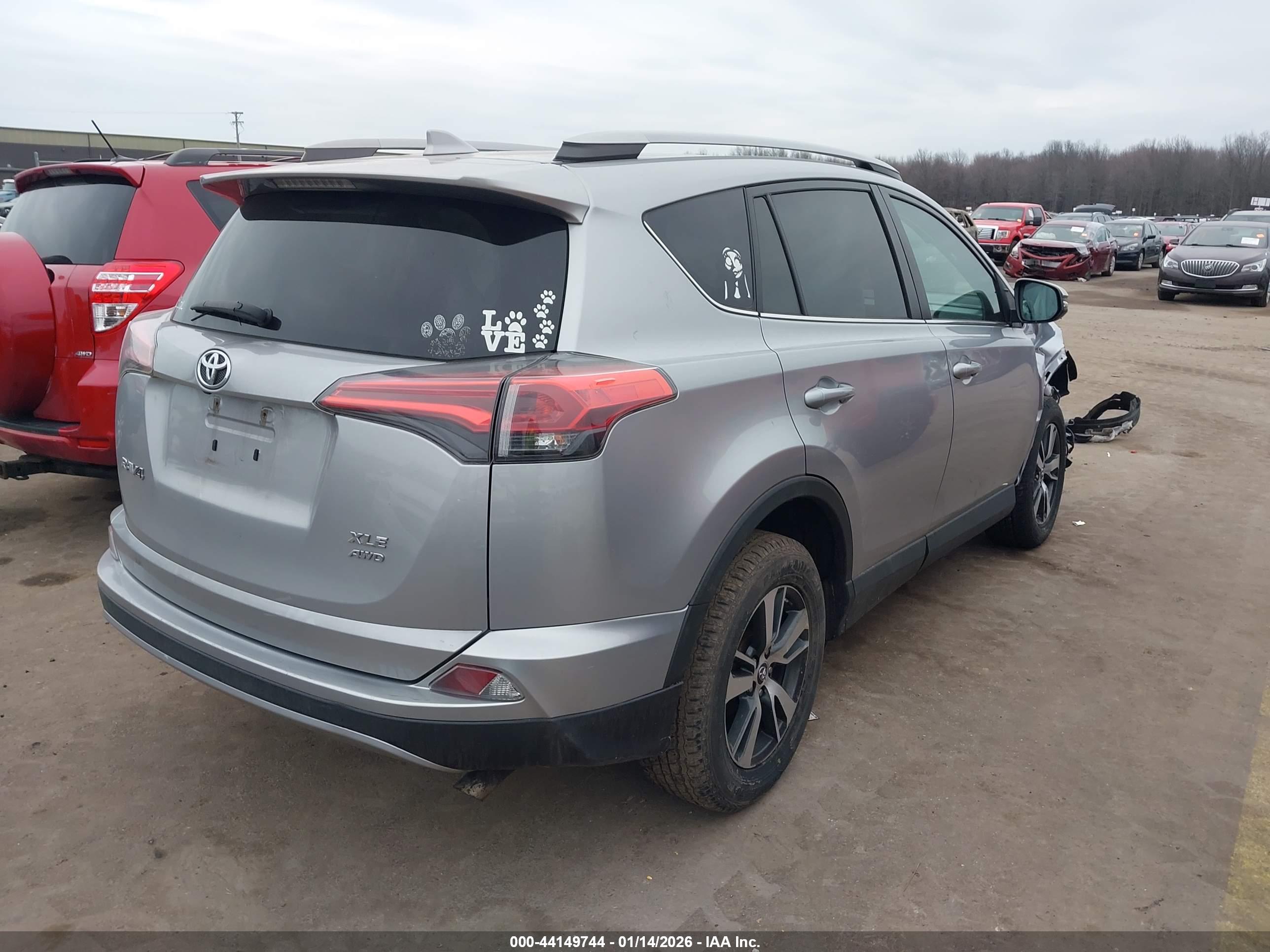 TOYOTA RAV4 image 4