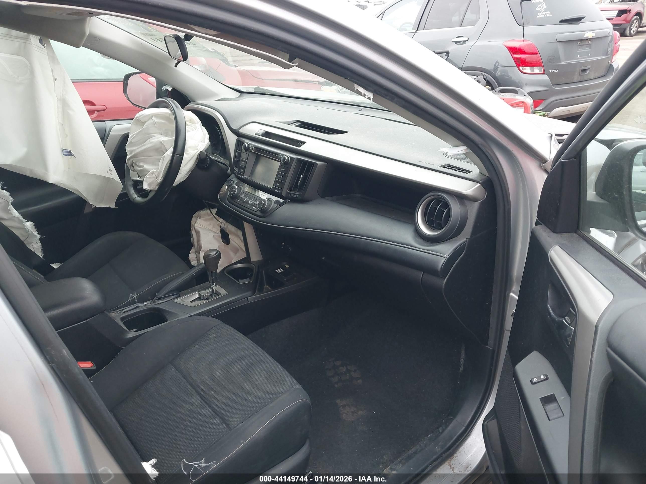 TOYOTA RAV4 image 5