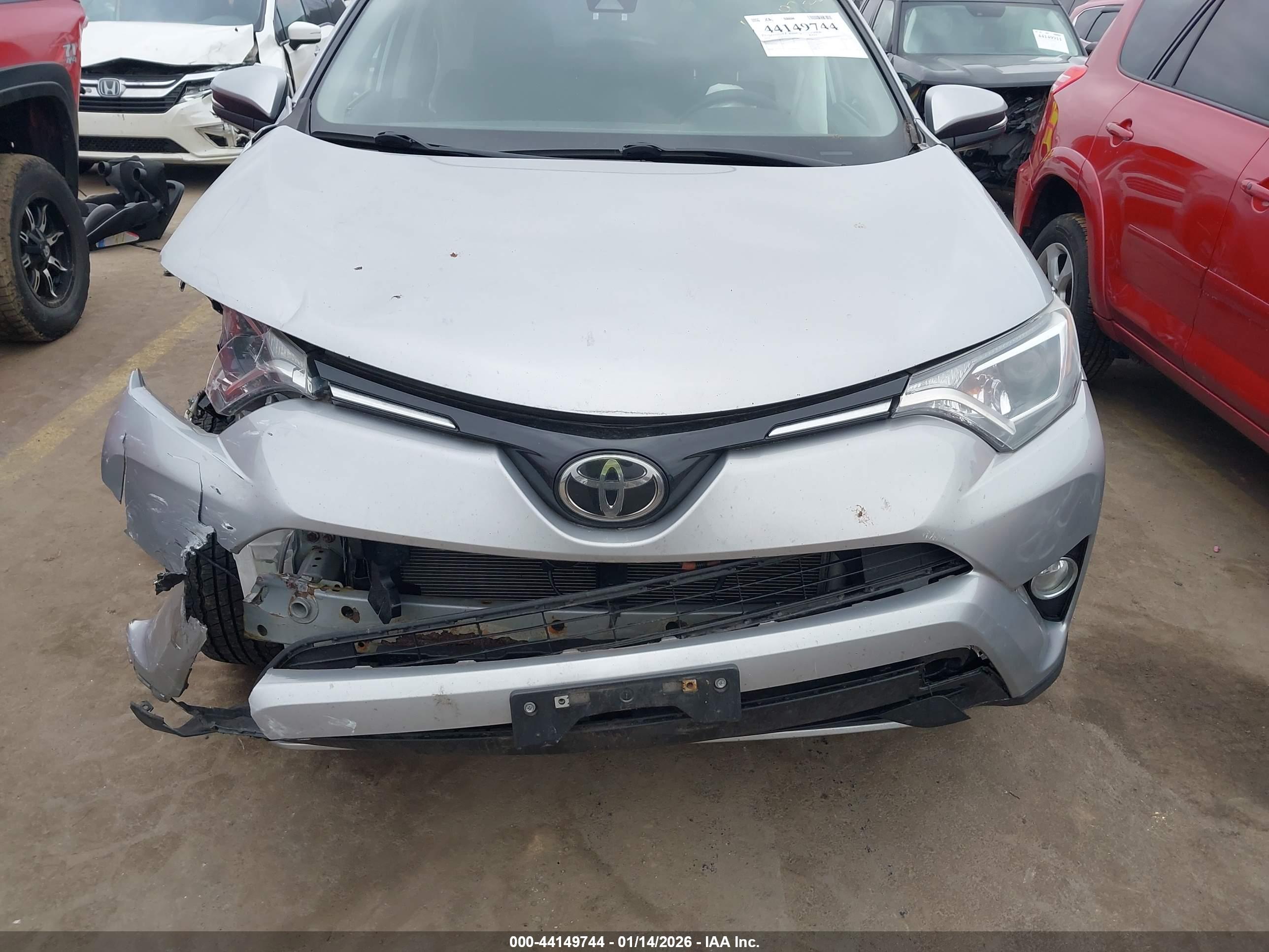 TOYOTA RAV4 image 6