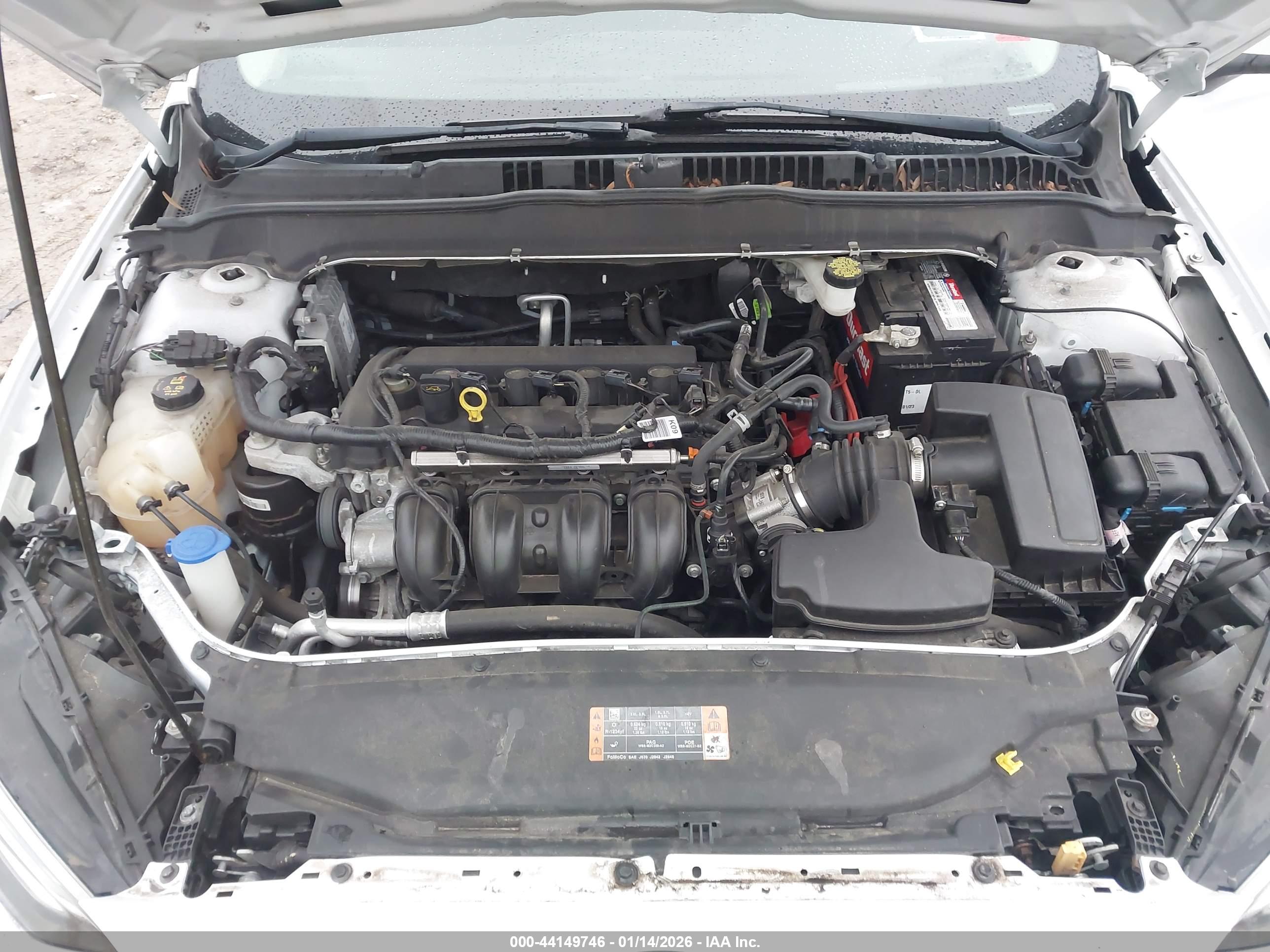 FORD FUSION image 10