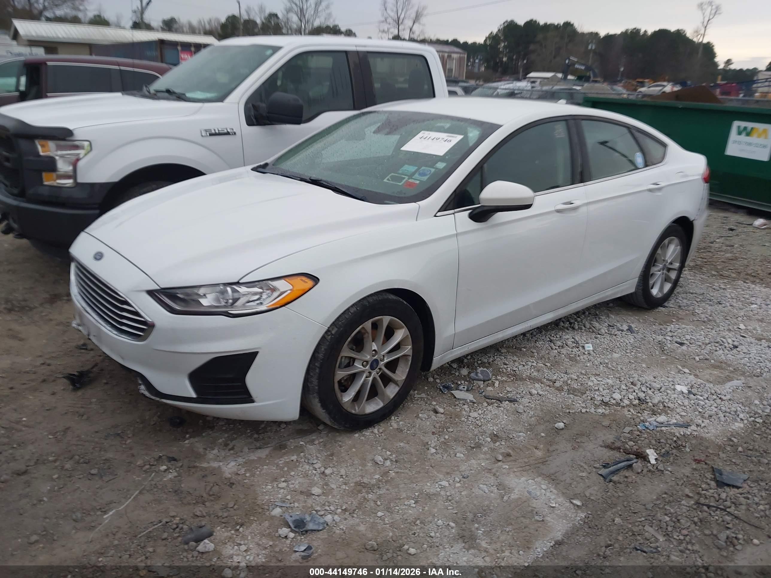 FORD FUSION image 2