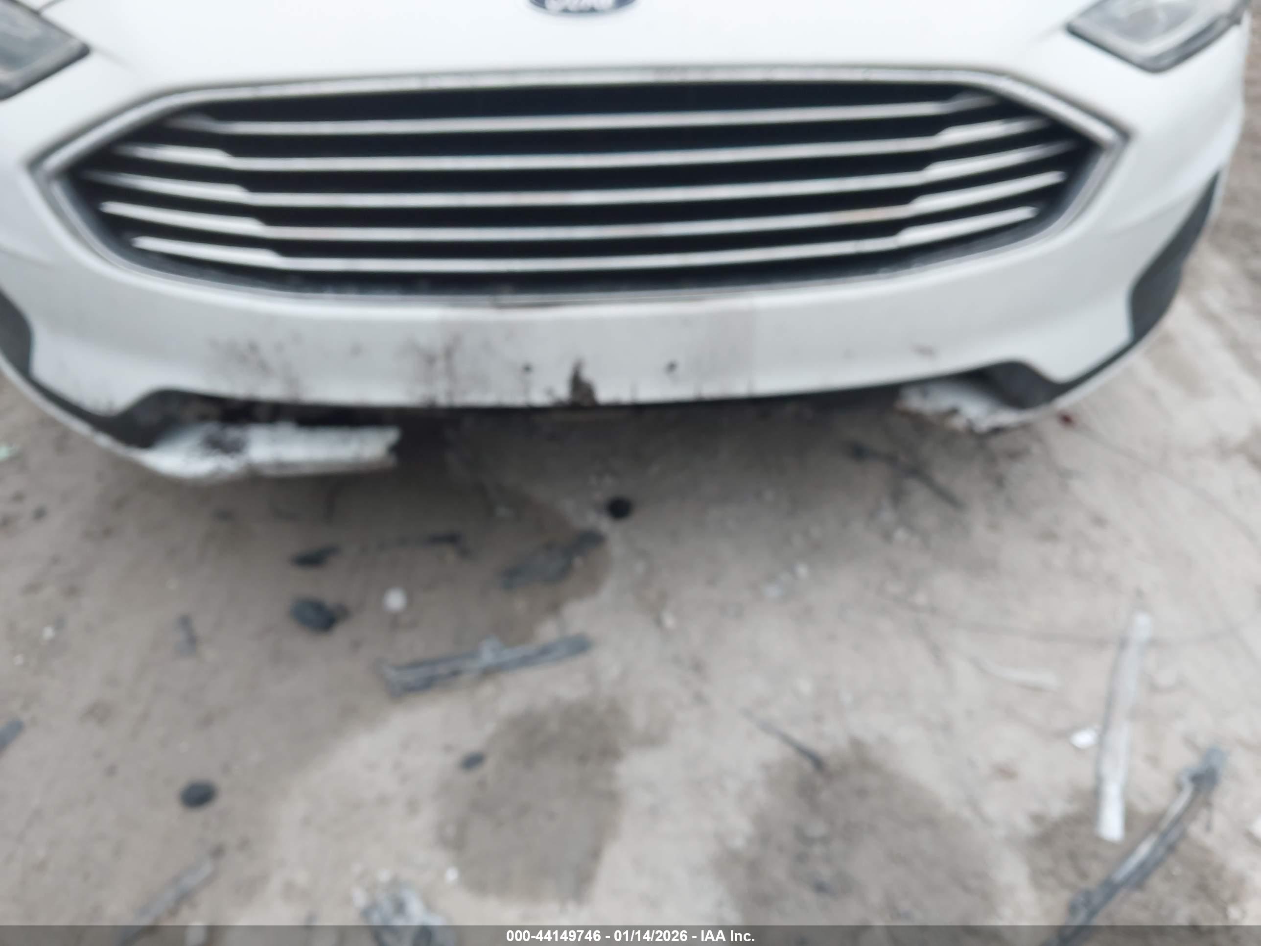 FORD FUSION image 6