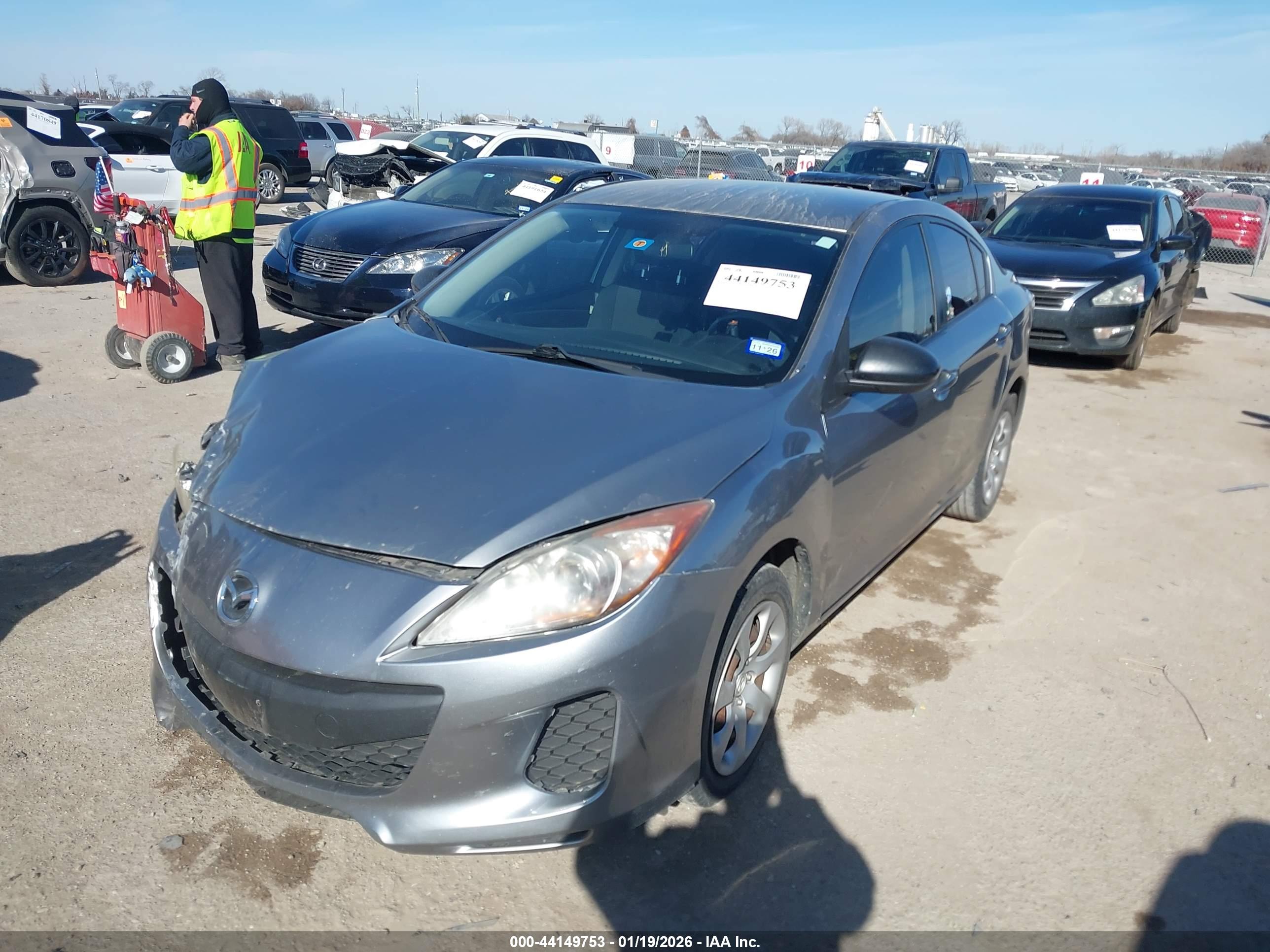 MAZDA MAZDA3 image 2