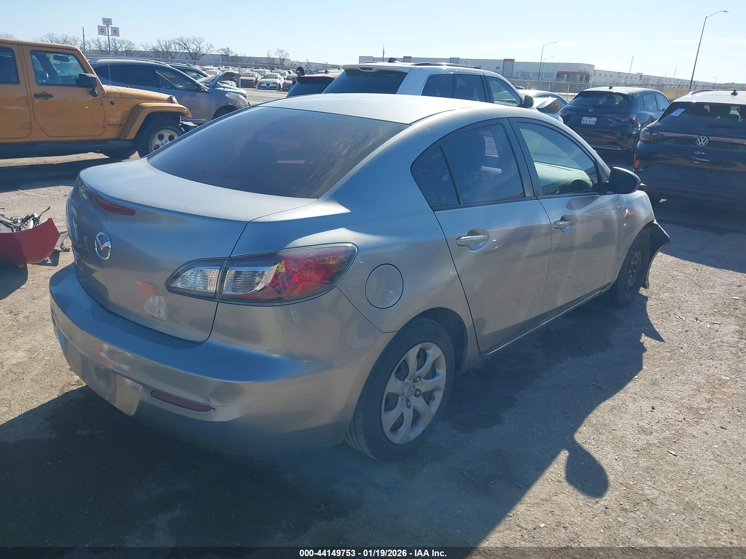 MAZDA MAZDA3 image 4