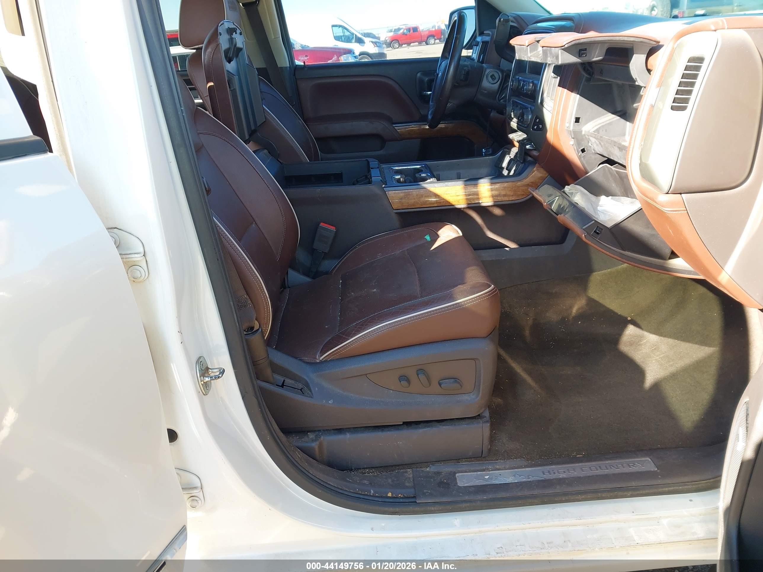 CHEVROLET SILVERADO image 5