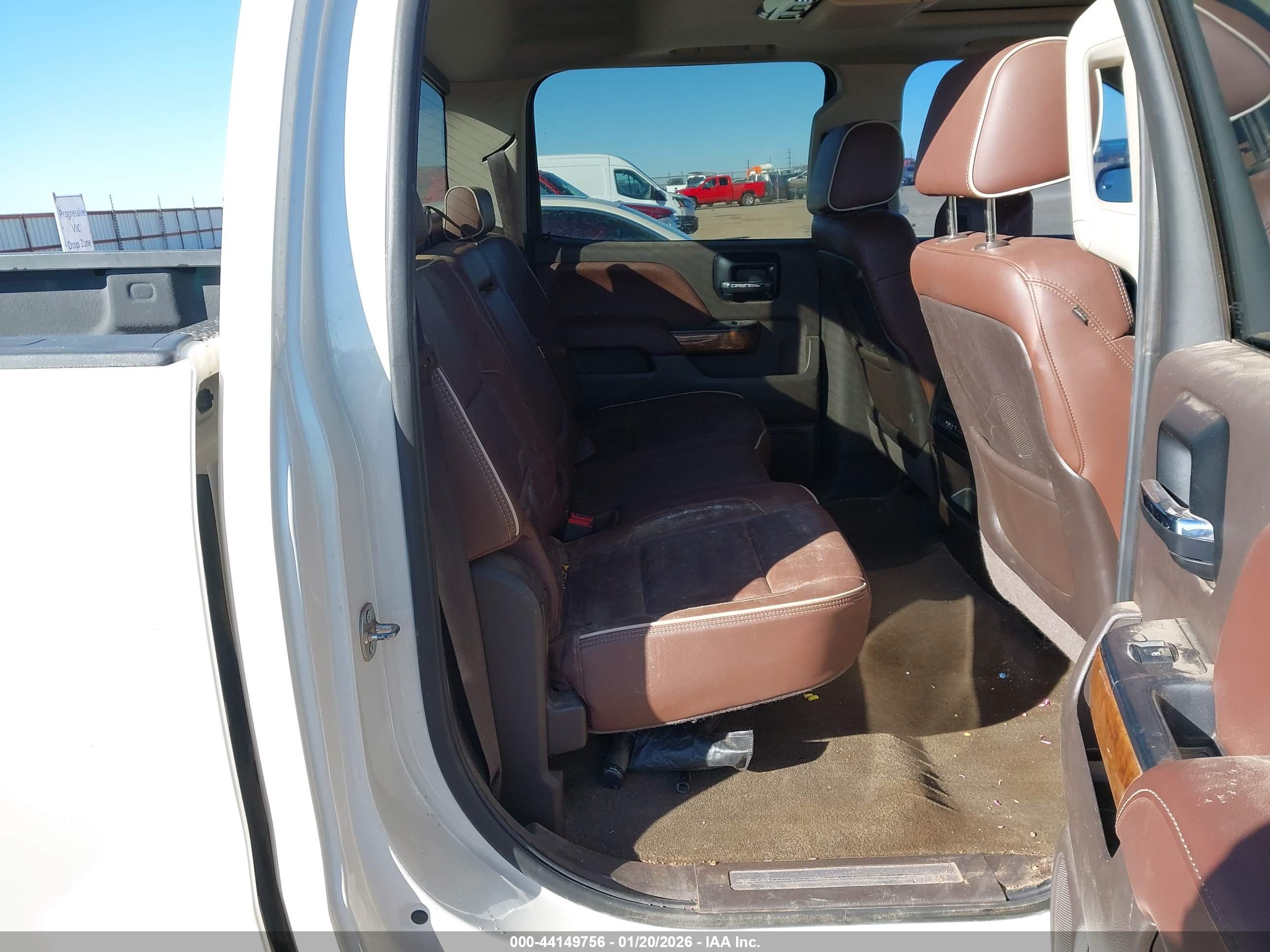 CHEVROLET SILVERADO image 8