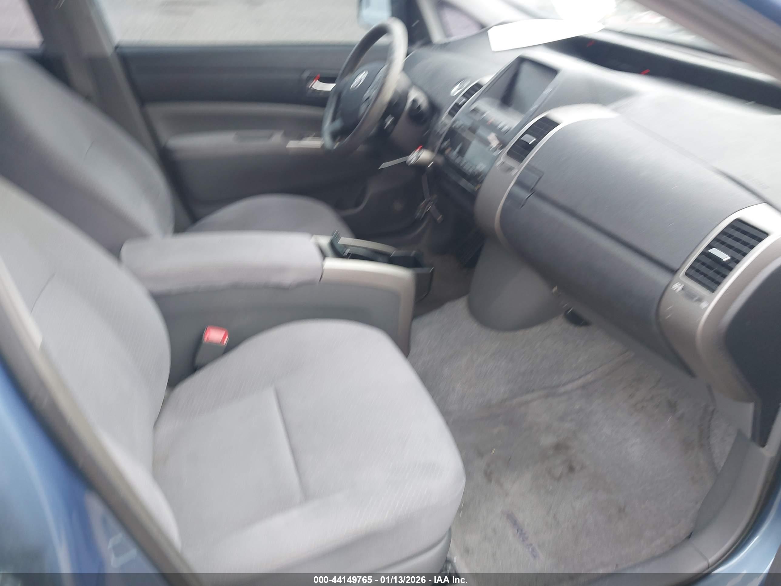 TOYOTA PRIUS image 5