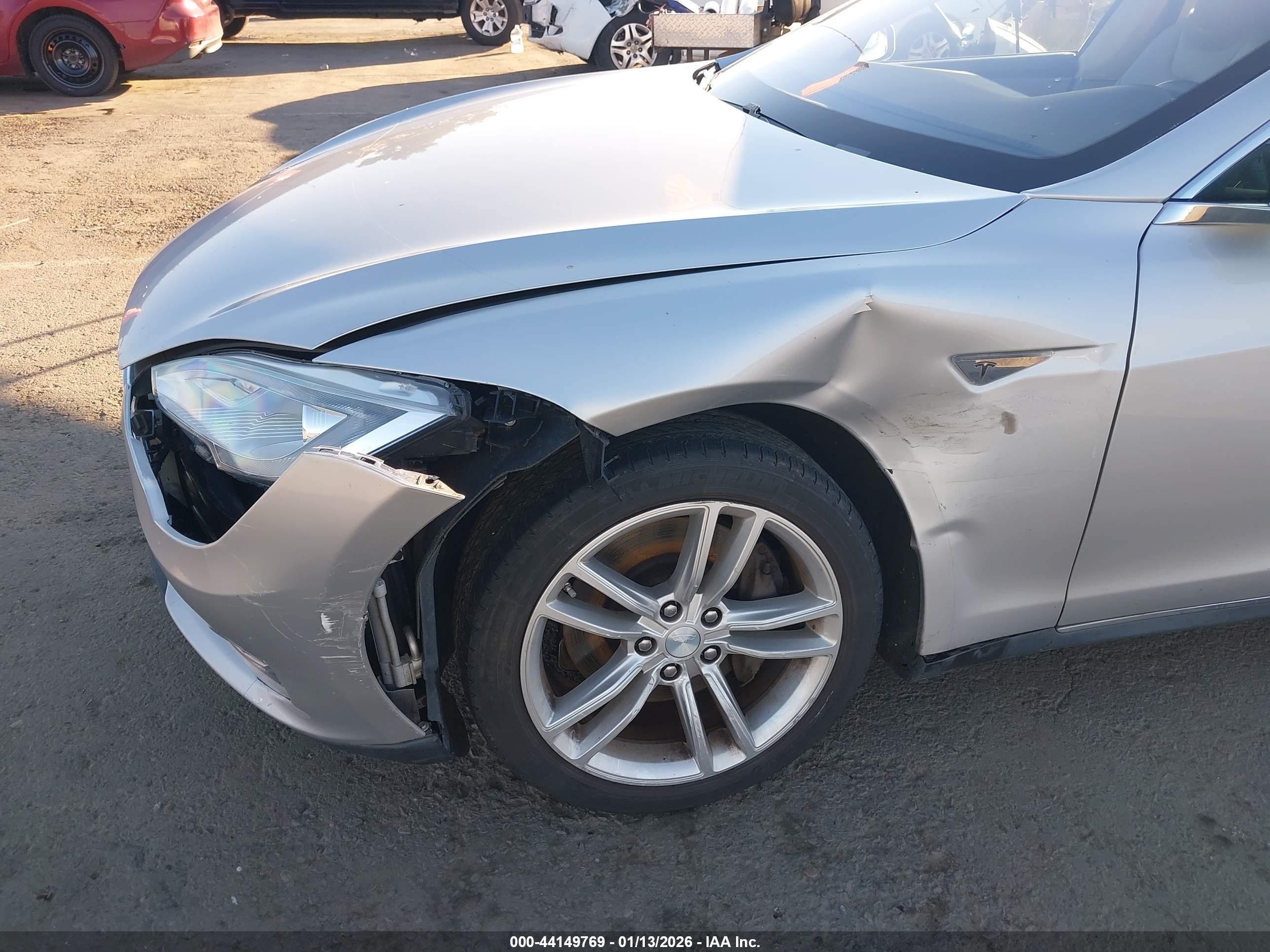 TESLA MODEL image 6