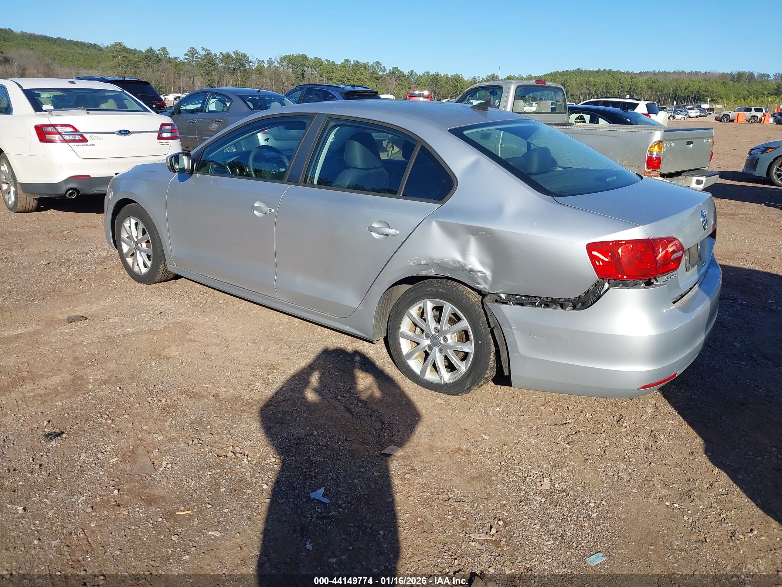 VOLKSWAGEN JETTA image 3