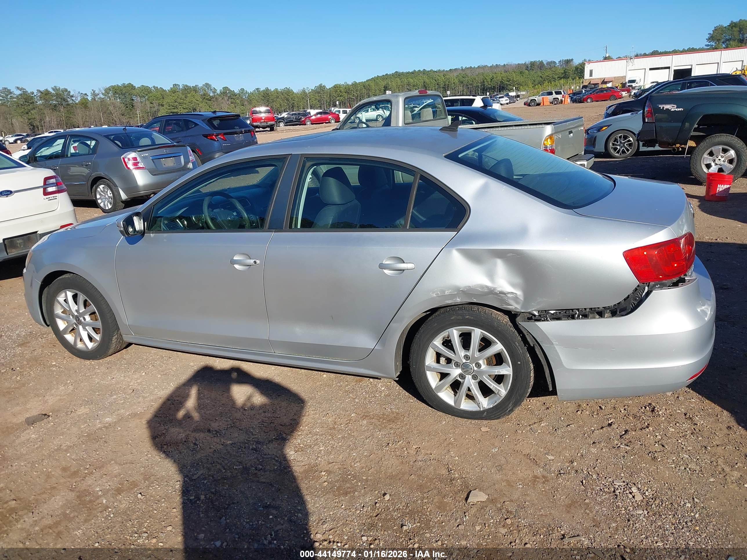 VOLKSWAGEN JETTA image 6
