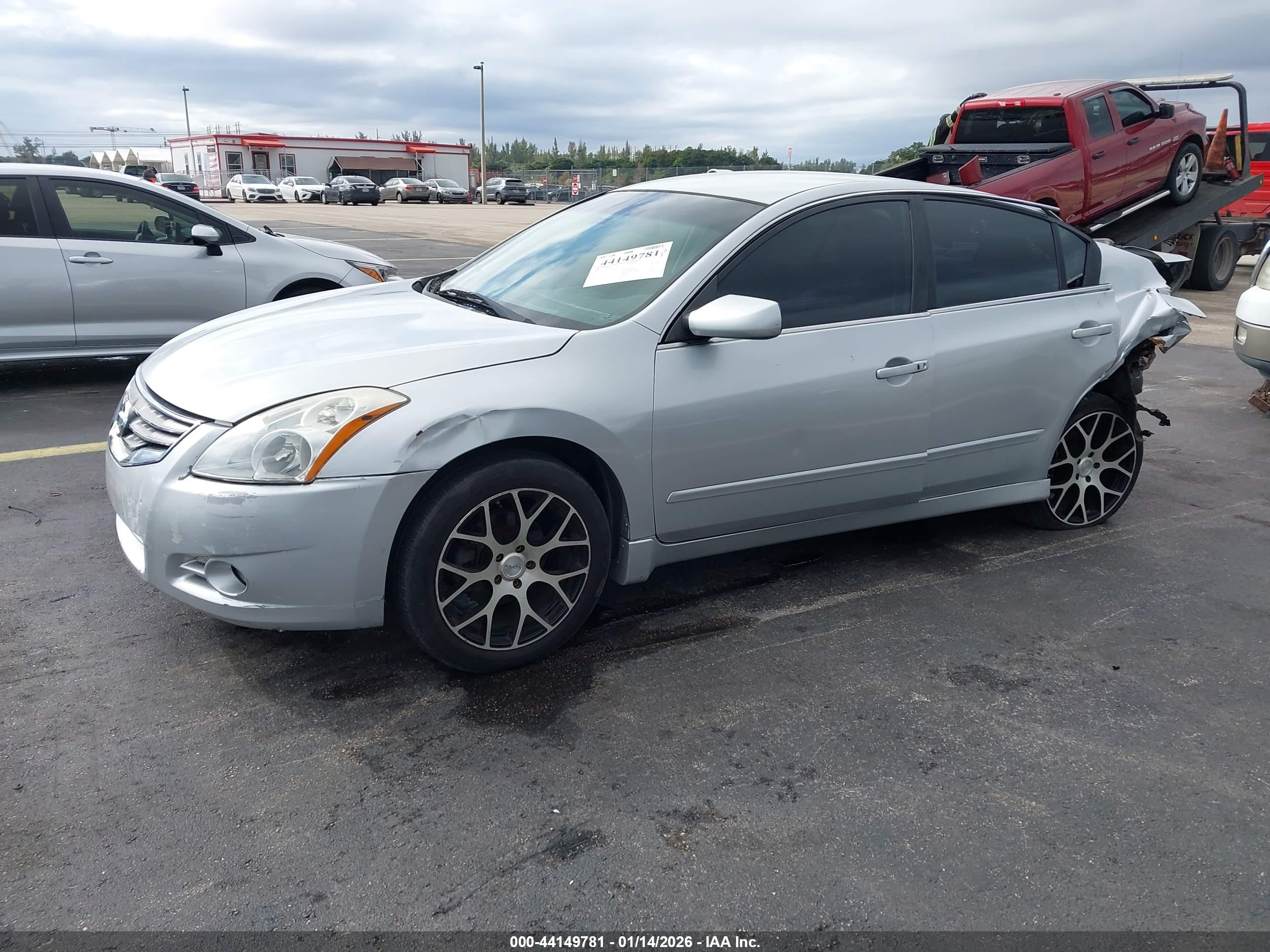 NISSAN ALTIMA image 2