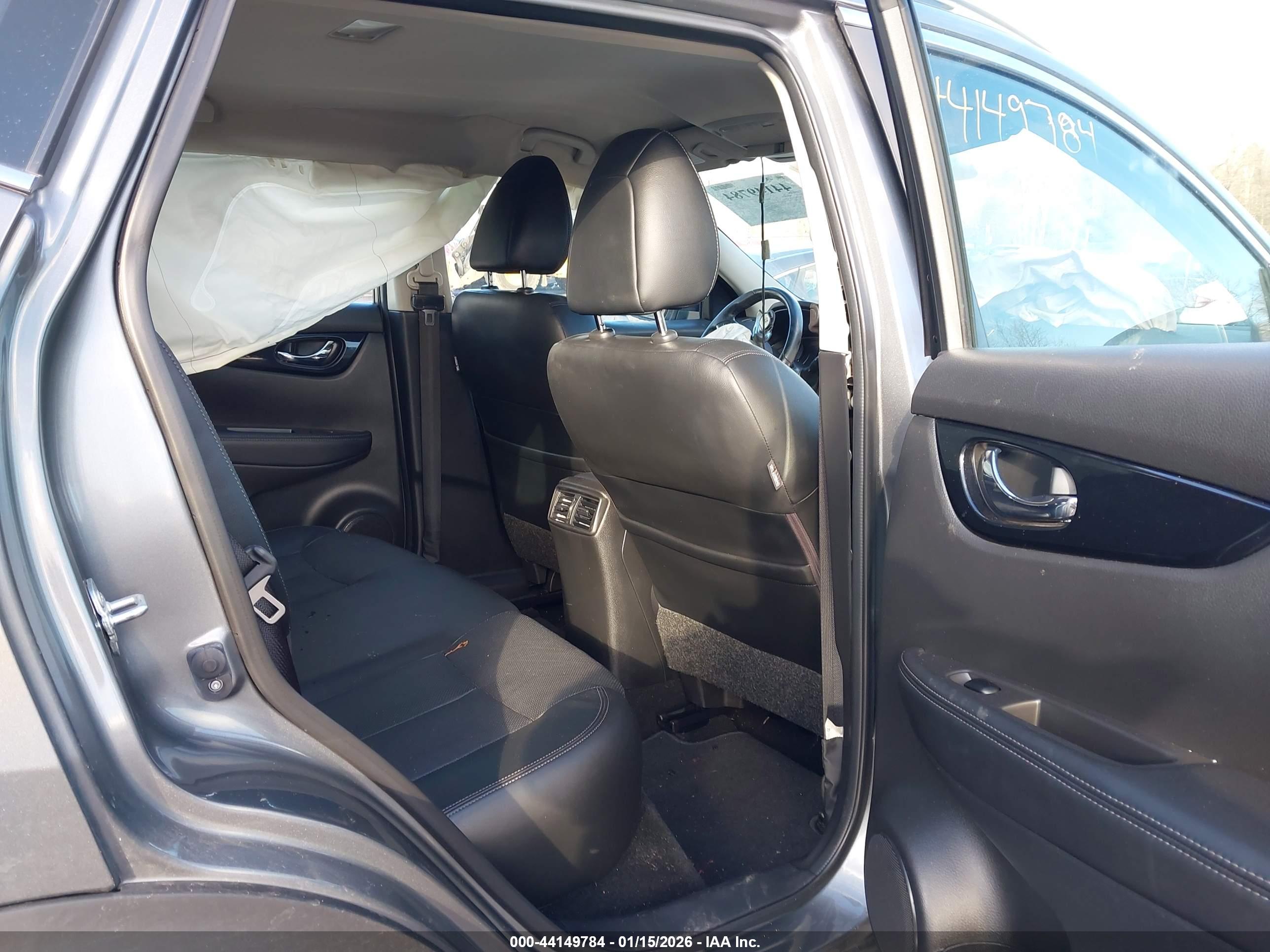 NISSAN ROGUE image 8