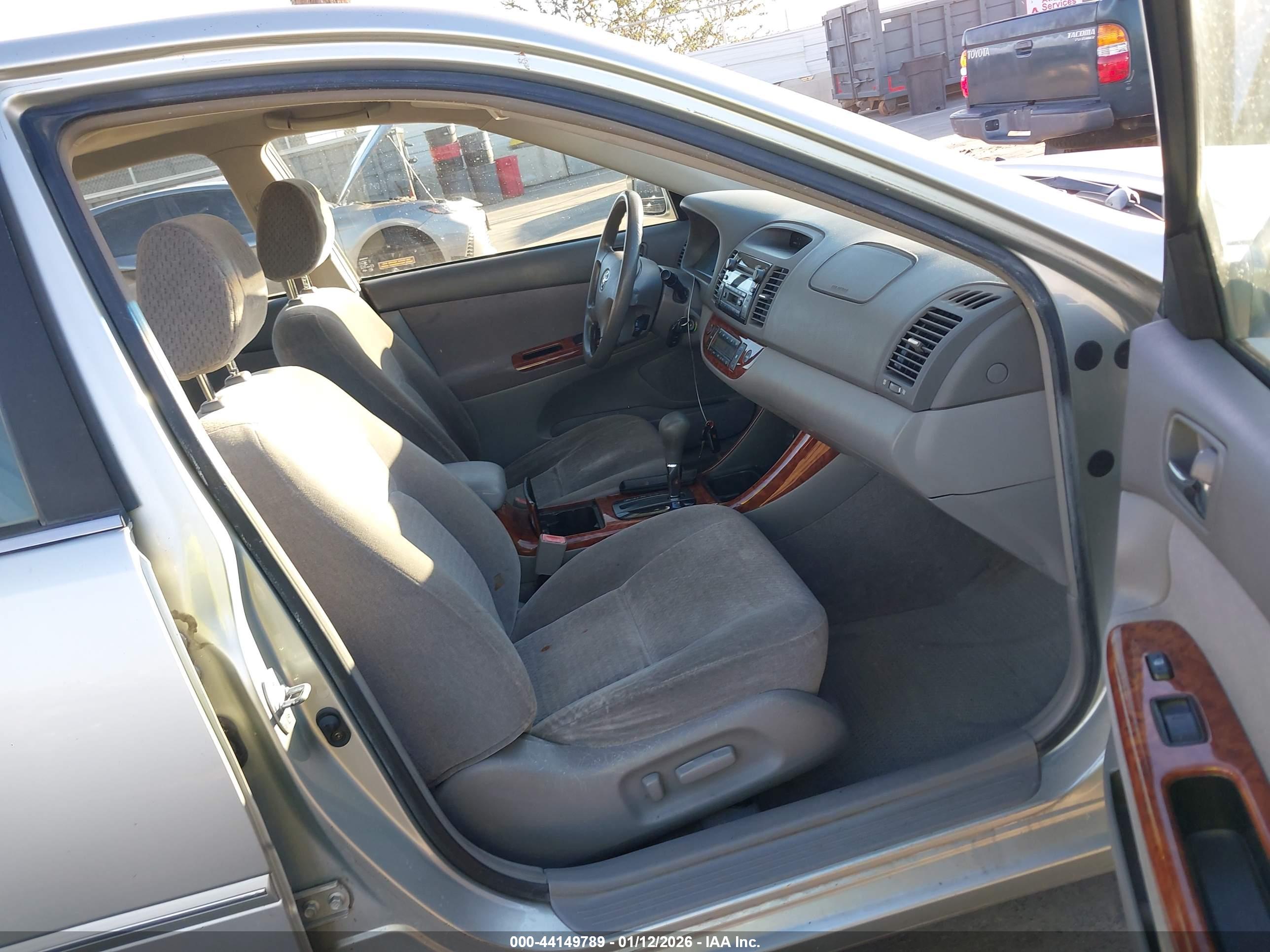 TOYOTA CAMRY image 5