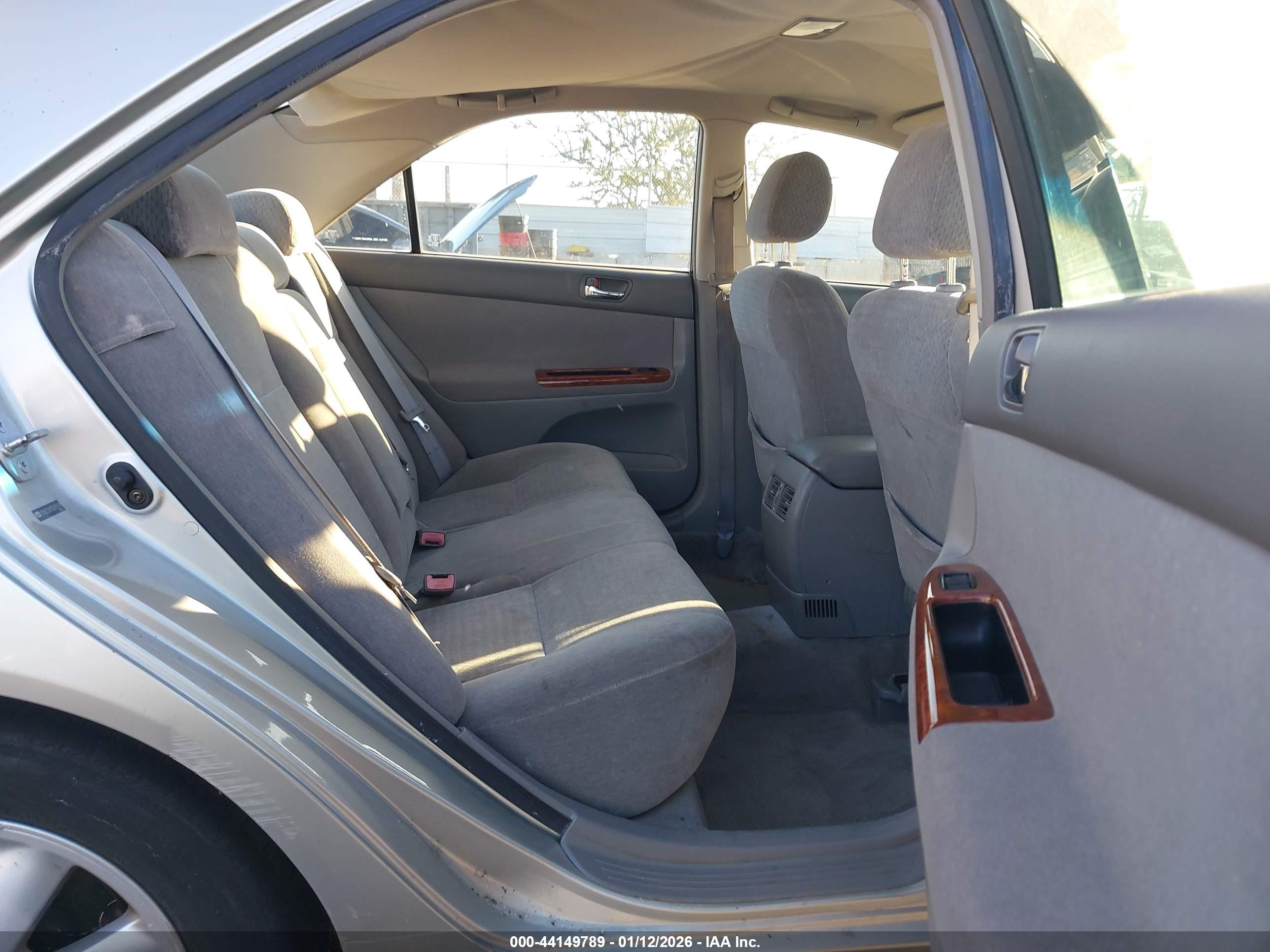 TOYOTA CAMRY image 8