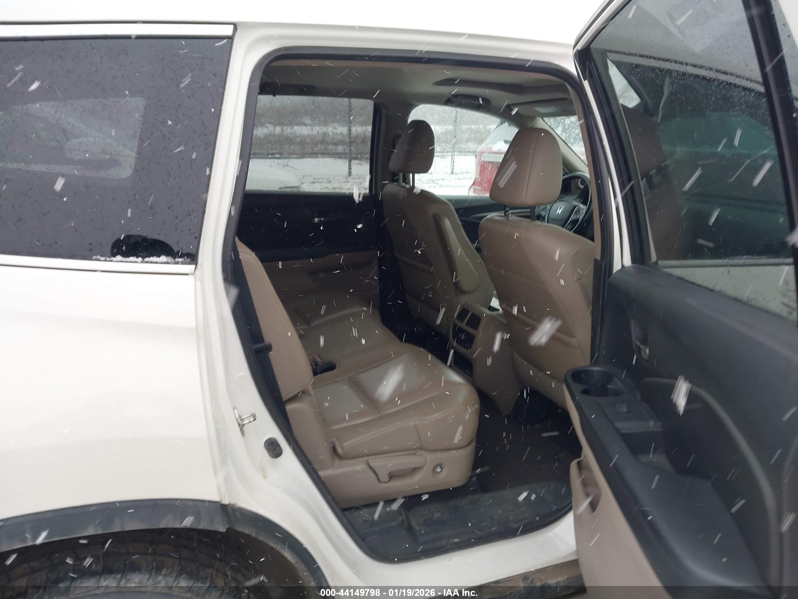 HONDA PILOT image 8