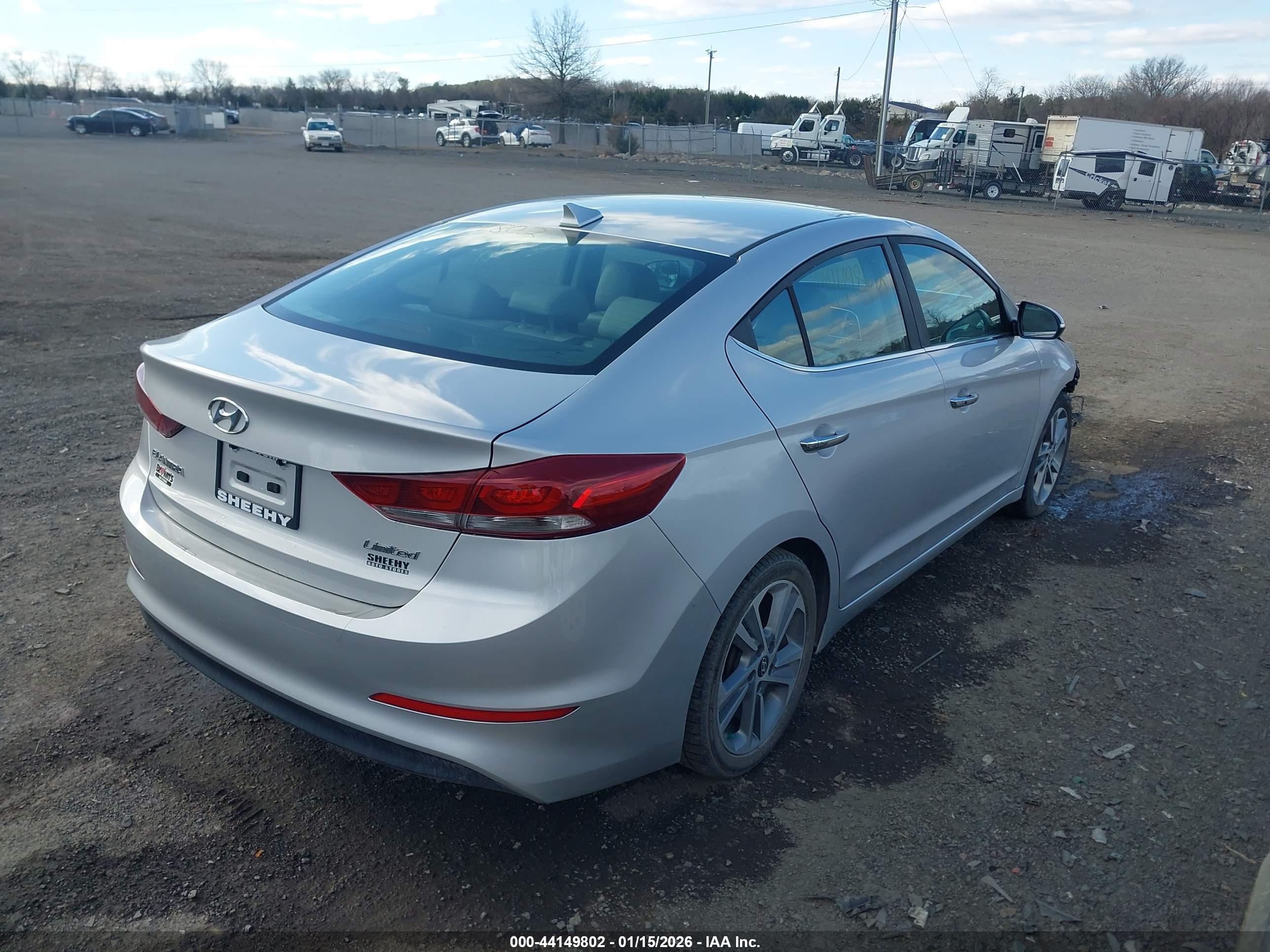 HYUNDAI ELANTRA image 4