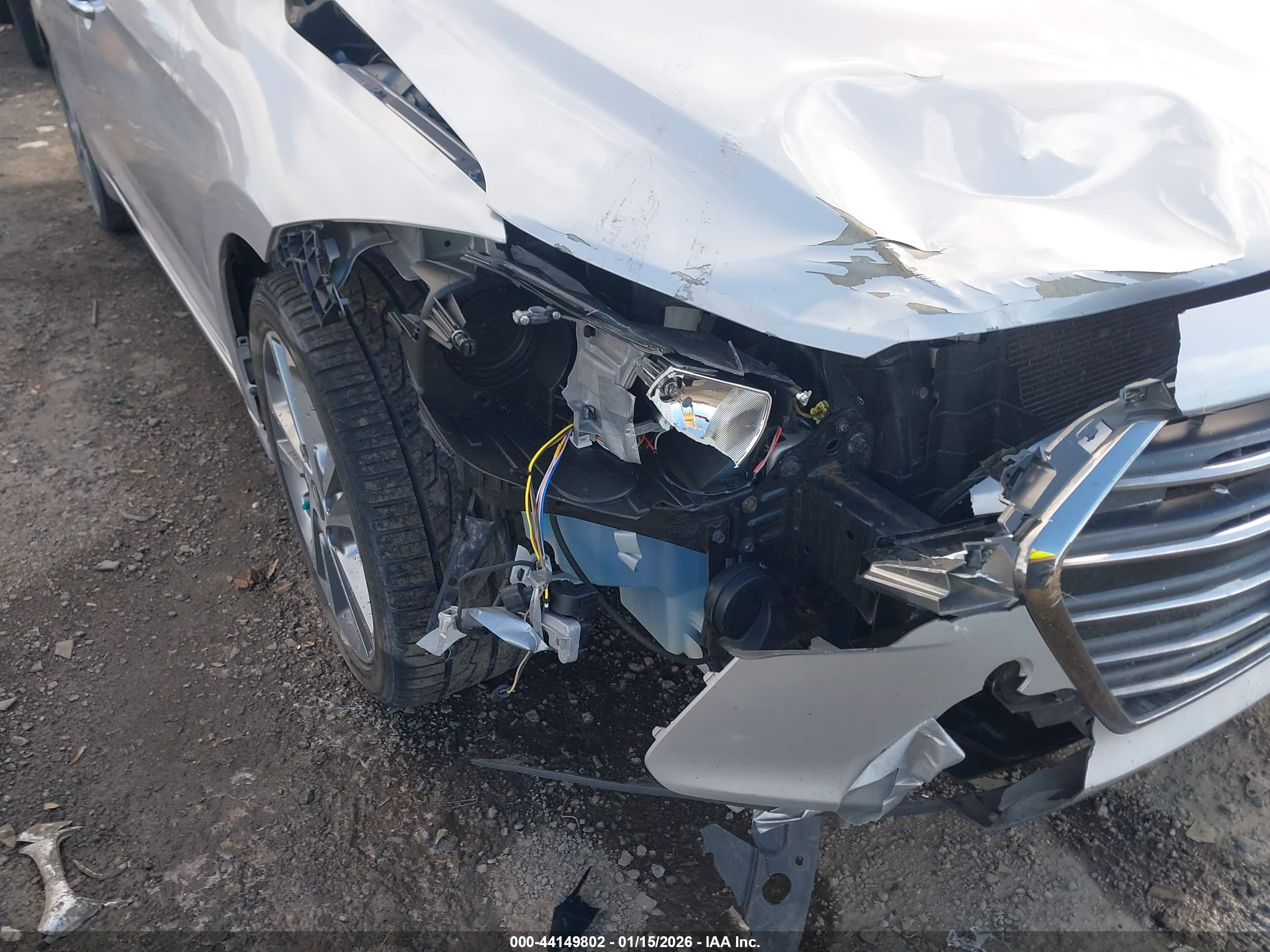 HYUNDAI ELANTRA image 6