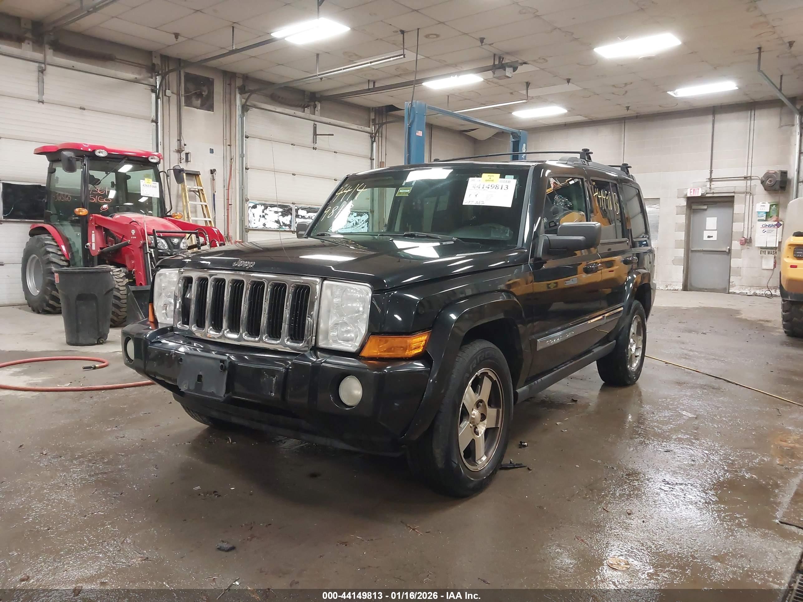 JEEP COMMANDER image 2