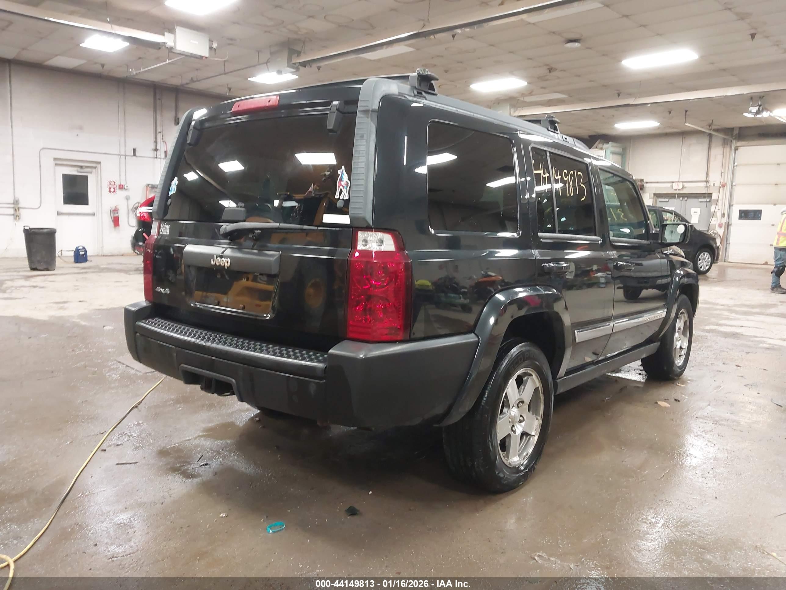 JEEP COMMANDER image 4