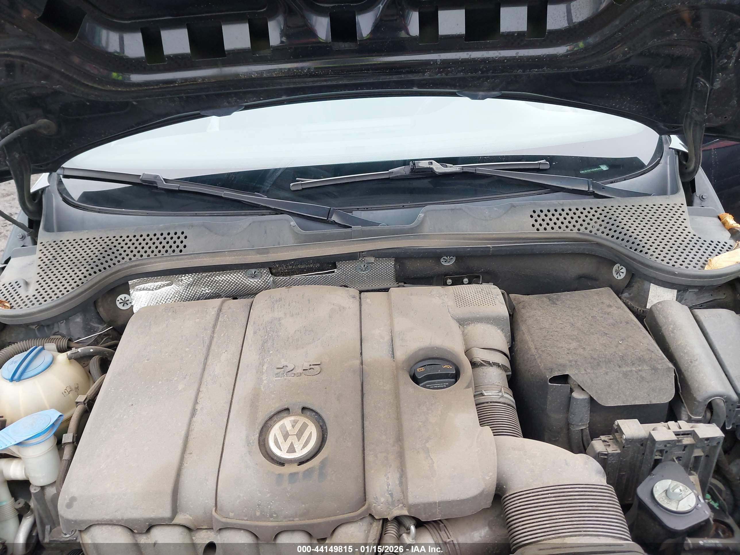VOLKSWAGEN BEETLE image 10