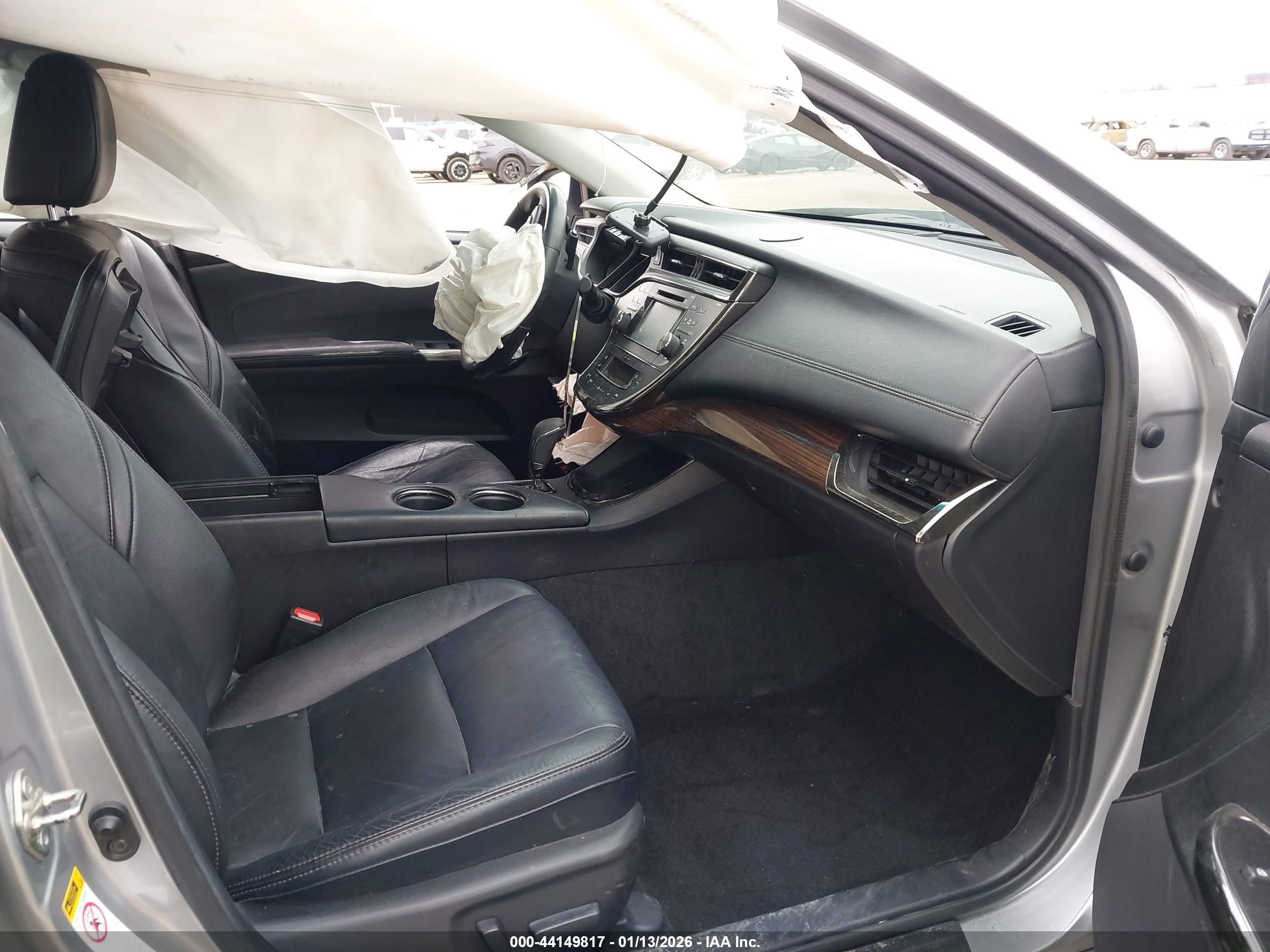 TOYOTA AVALON image 5