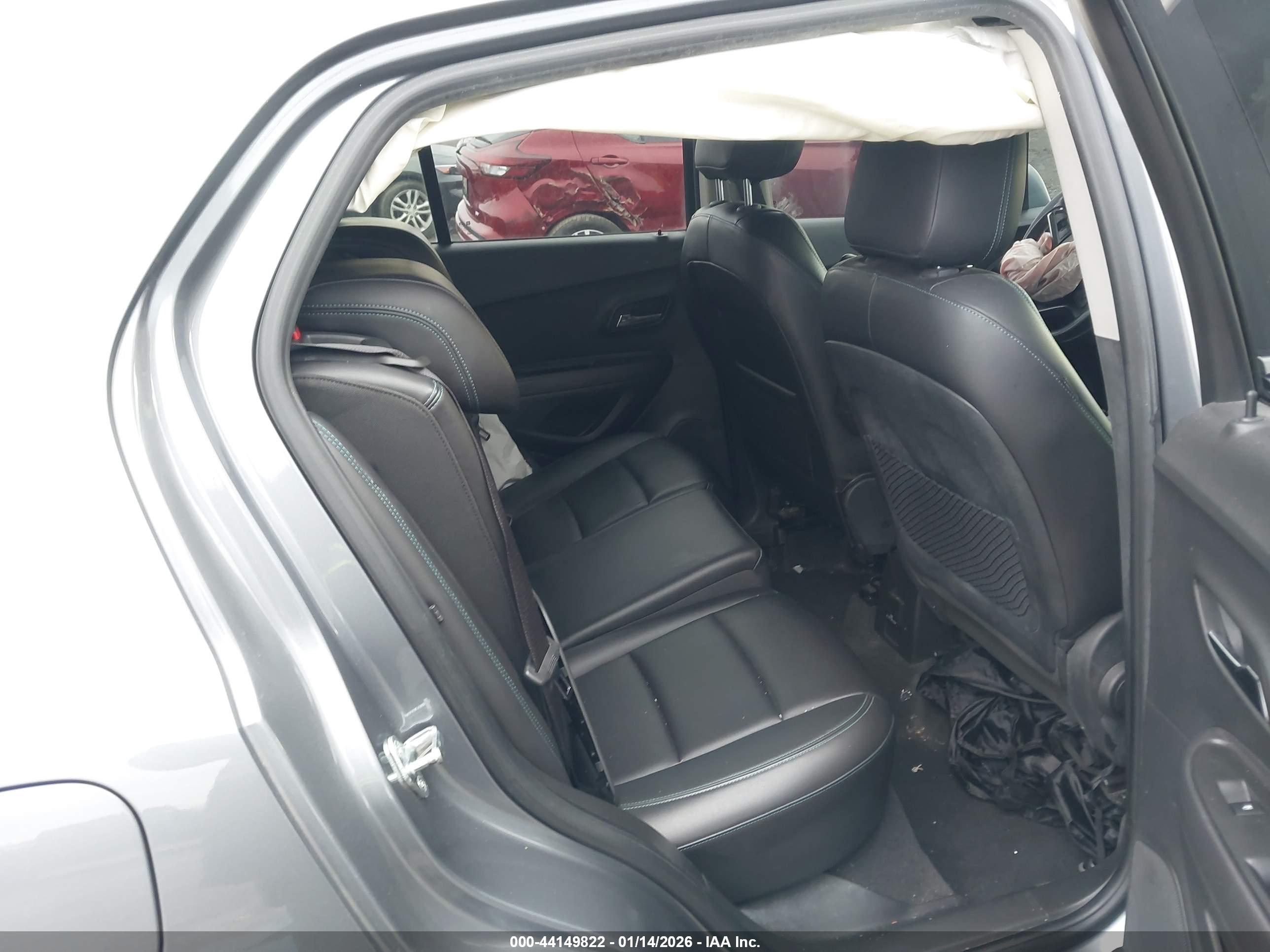 CHEVROLET TRAX image 8
