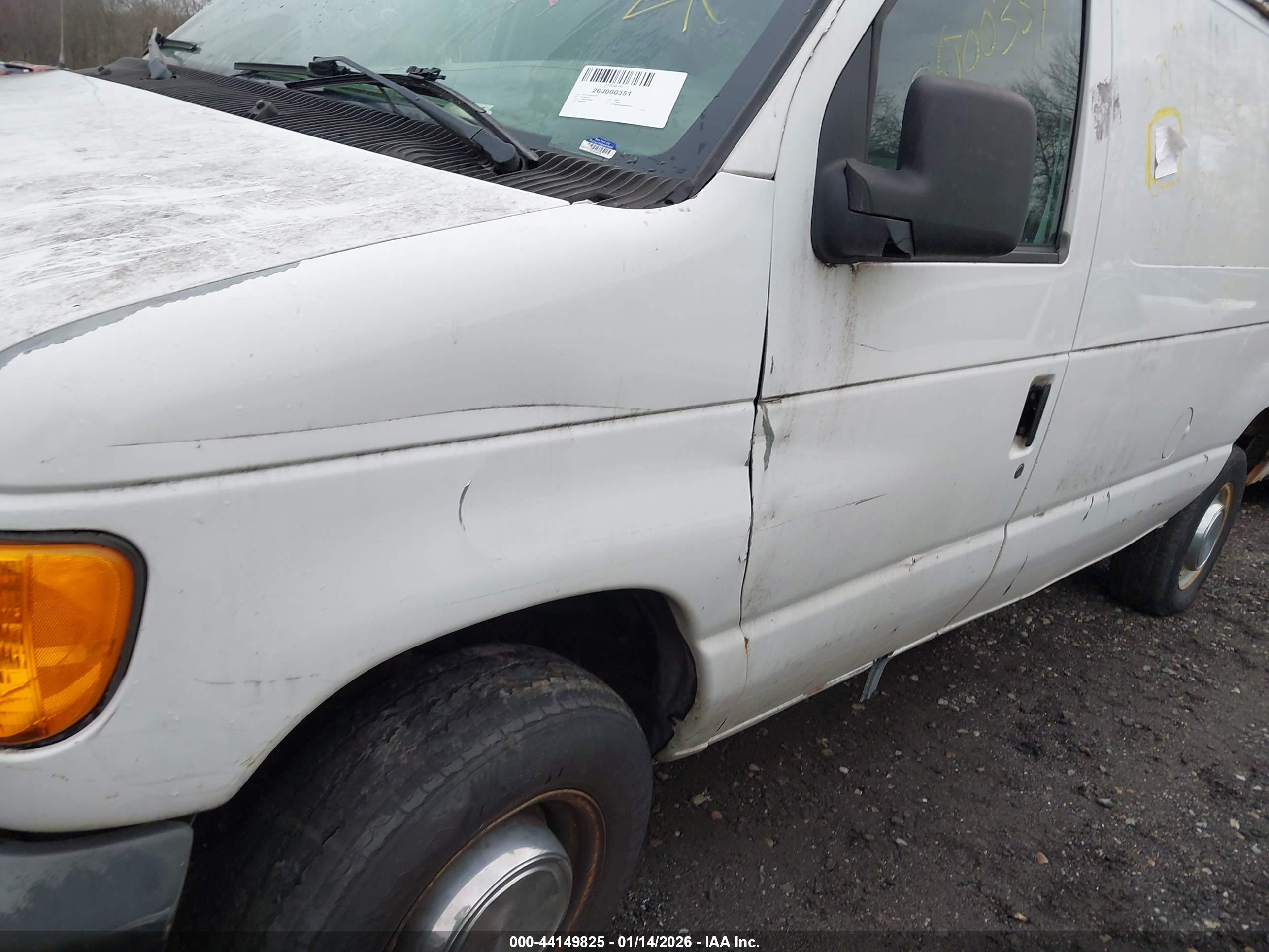 FORD E-250 image 6