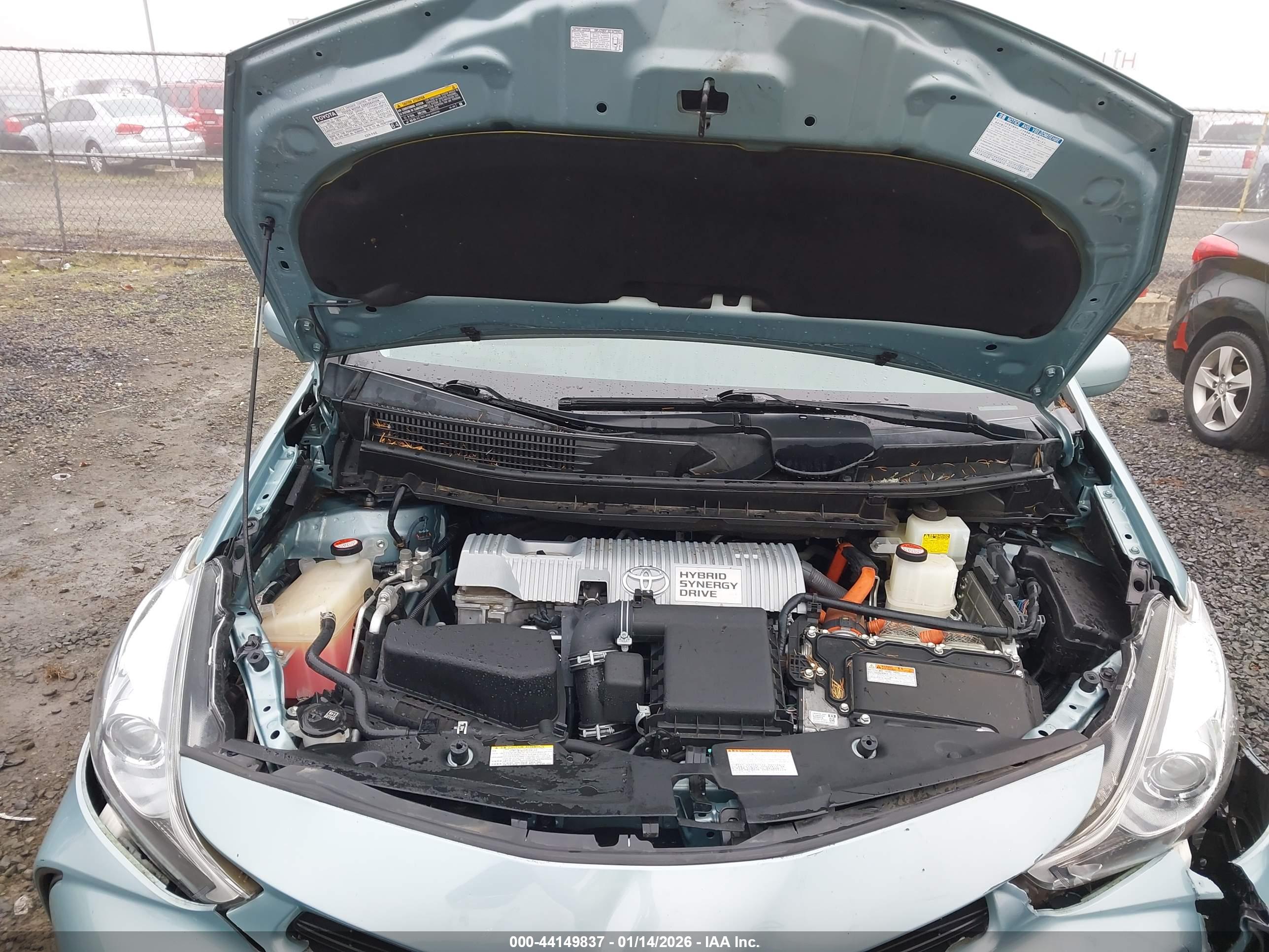 TOYOTA PRIUS image 10
