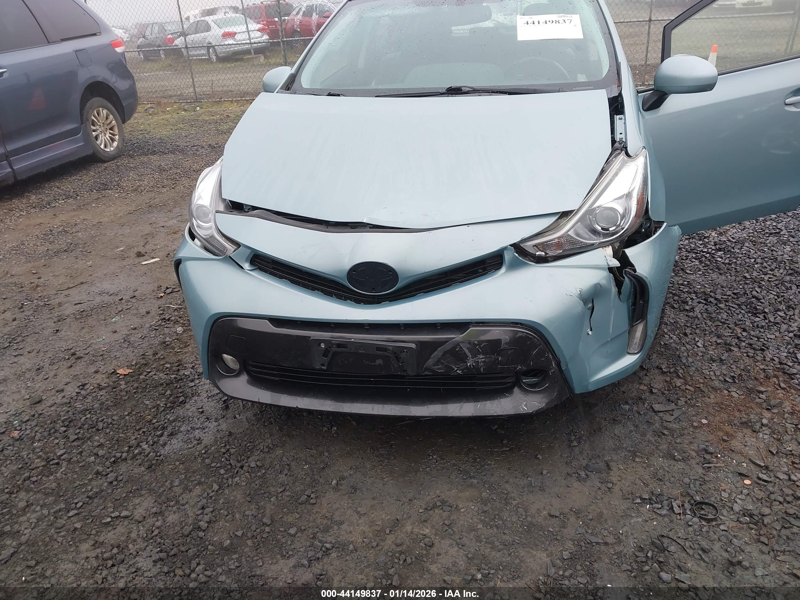 TOYOTA PRIUS image 6