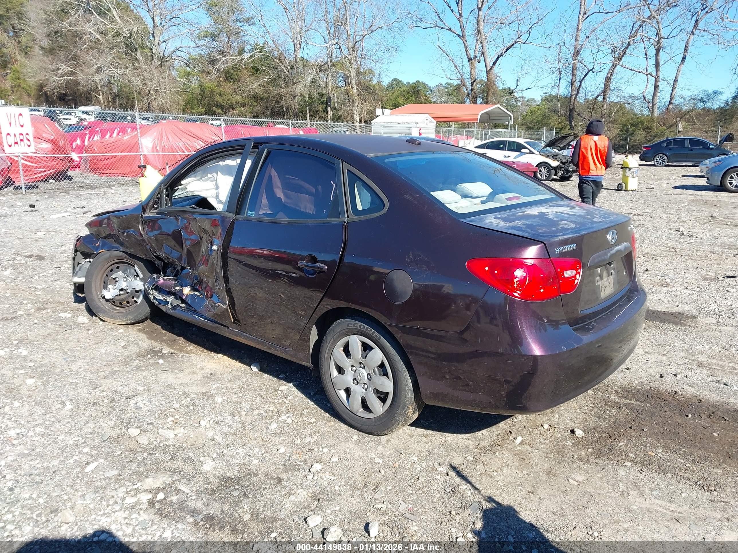 HYUNDAI ELANTRA image 3