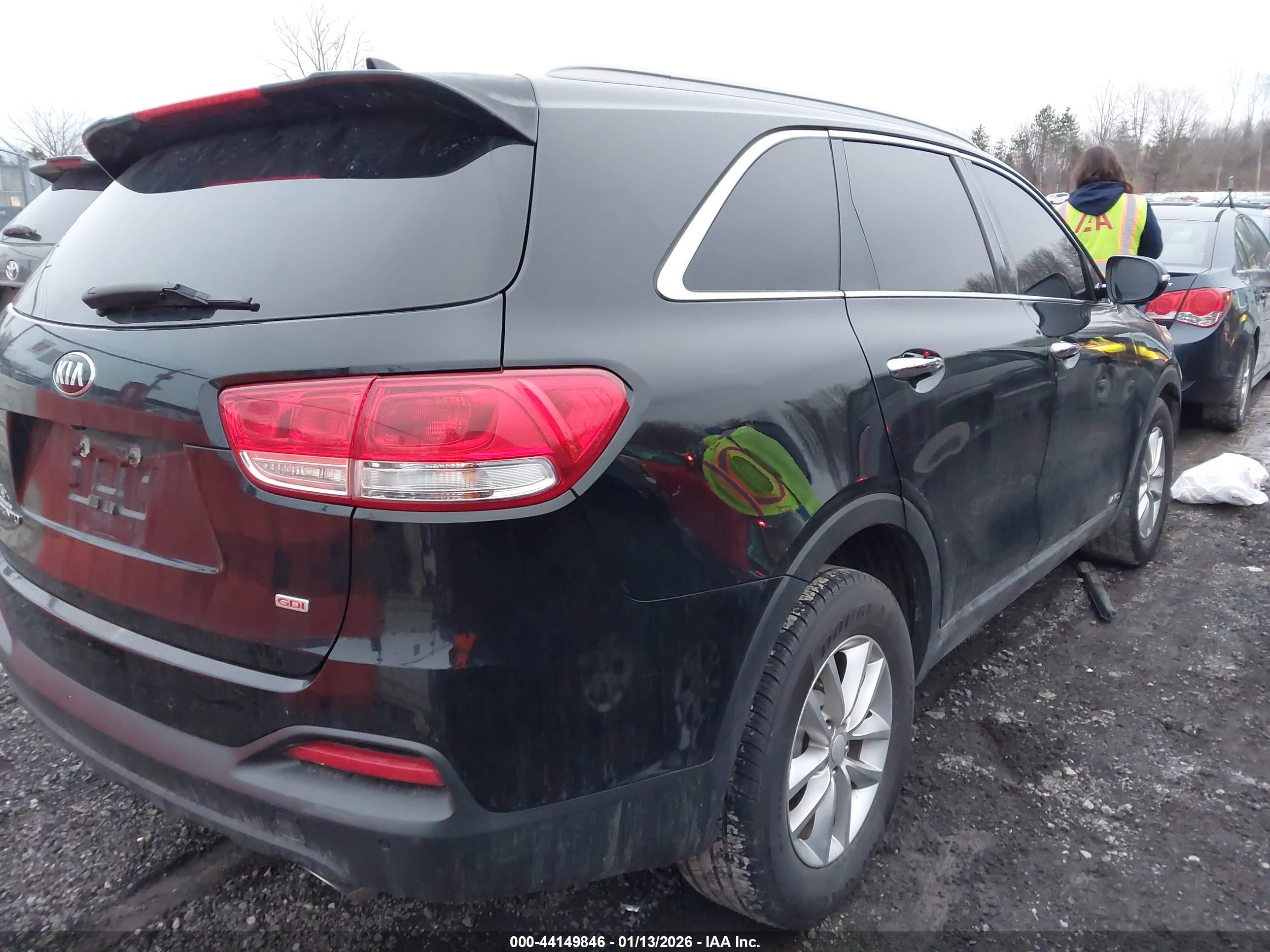 KIA SORENTO image 4