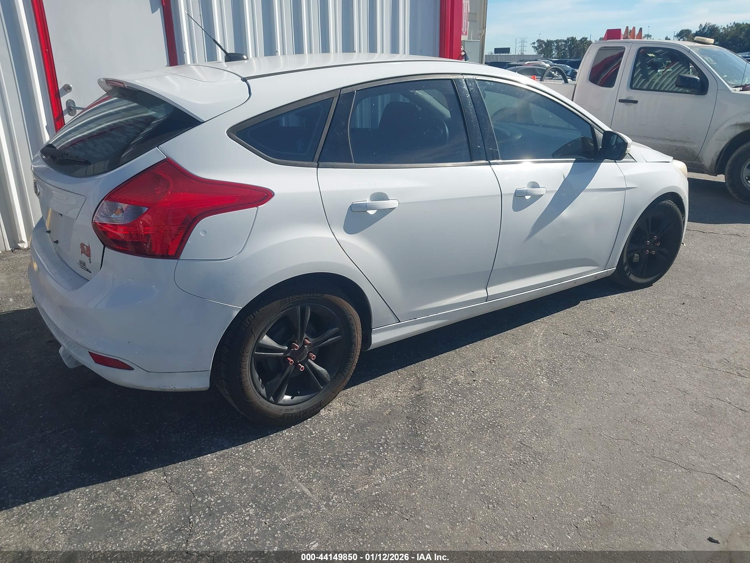 FORD FOCUS image 4