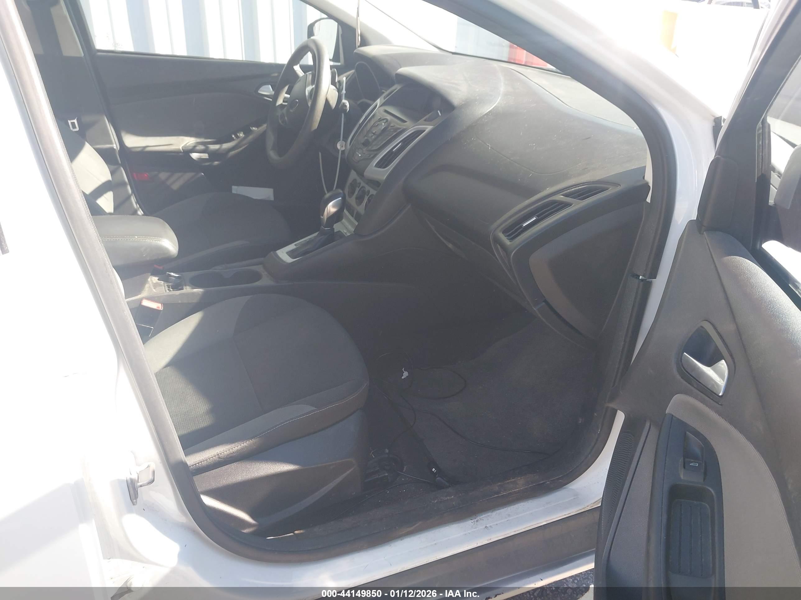 FORD FOCUS image 5